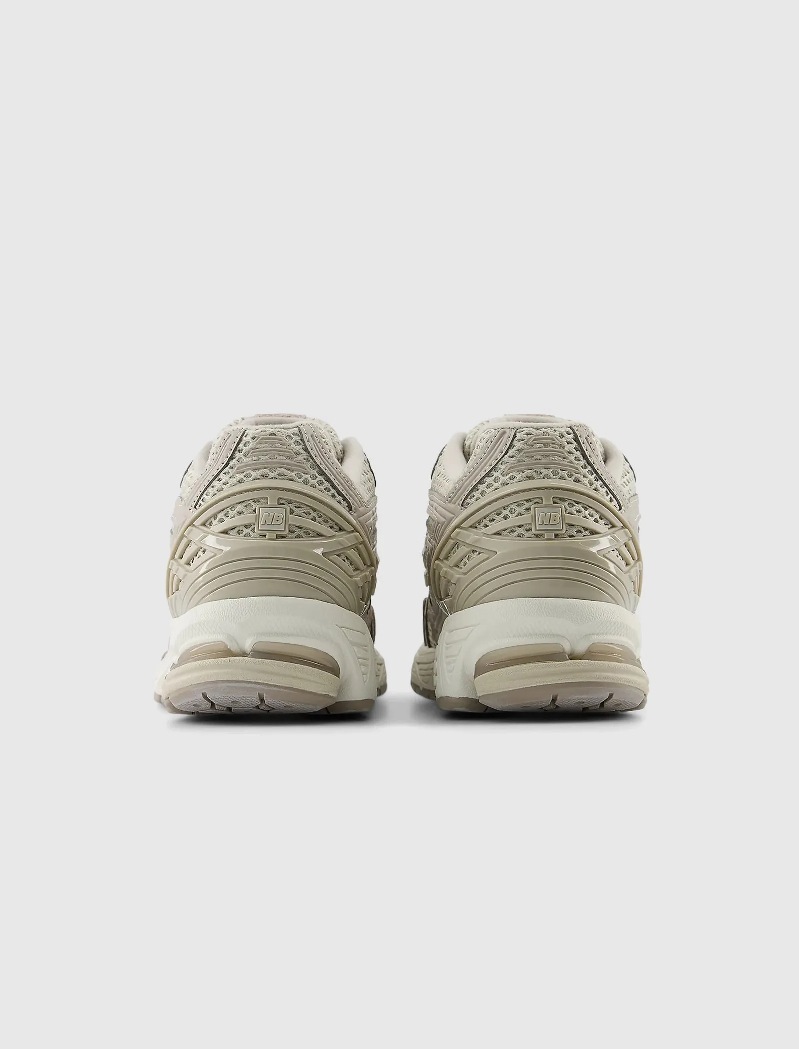 1906R "MOONROCK" Clothing	NEW BALANCE