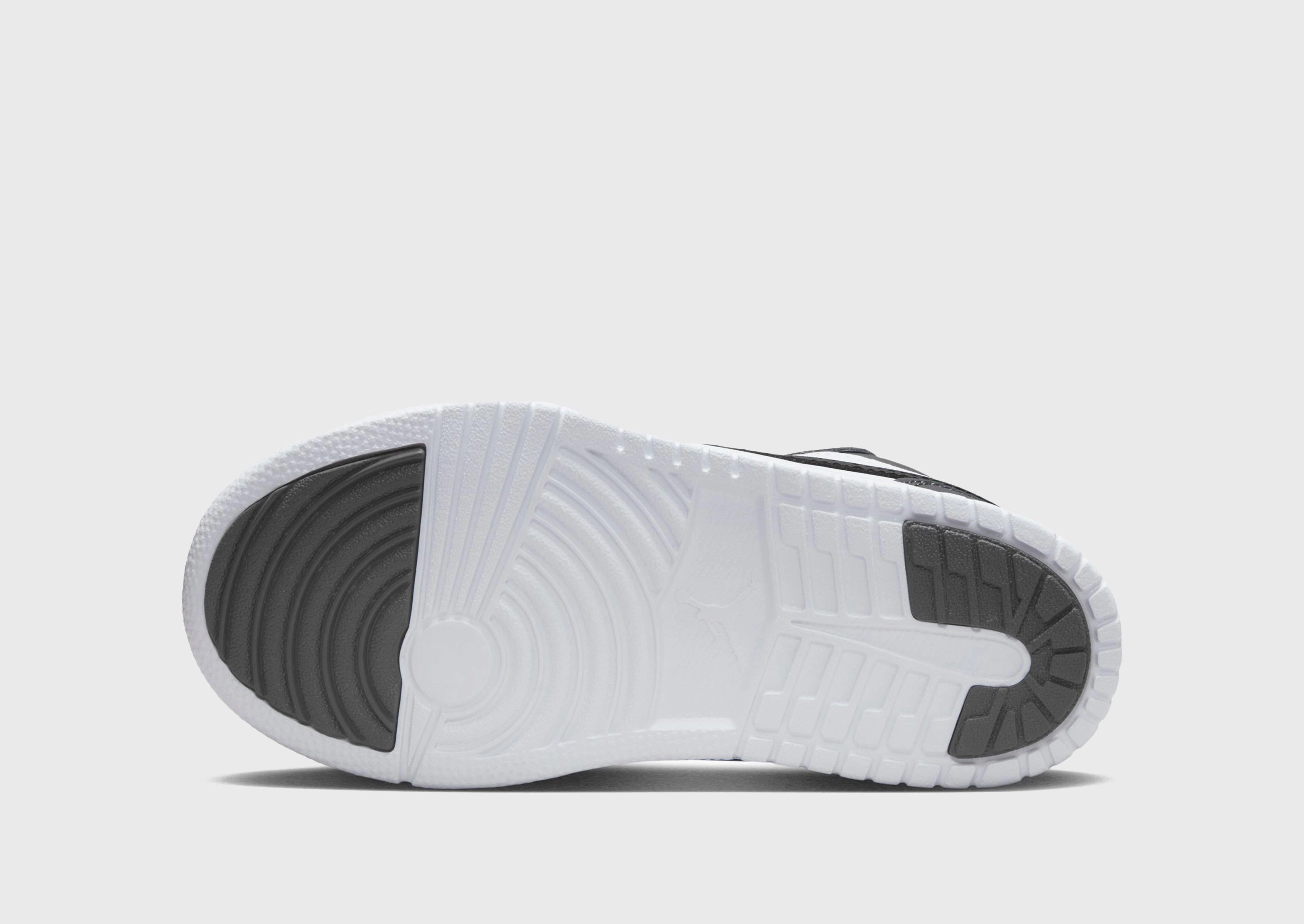 Dynamic Presence, Tailored For Life, Move Smarter, Design Under Control, Clean Profile, Crafted Lifestyle Gear, Form Plus Function, Sleek Citywear
