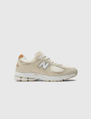 2002R "SANDSTONE" Clothing	NEW BALANCE