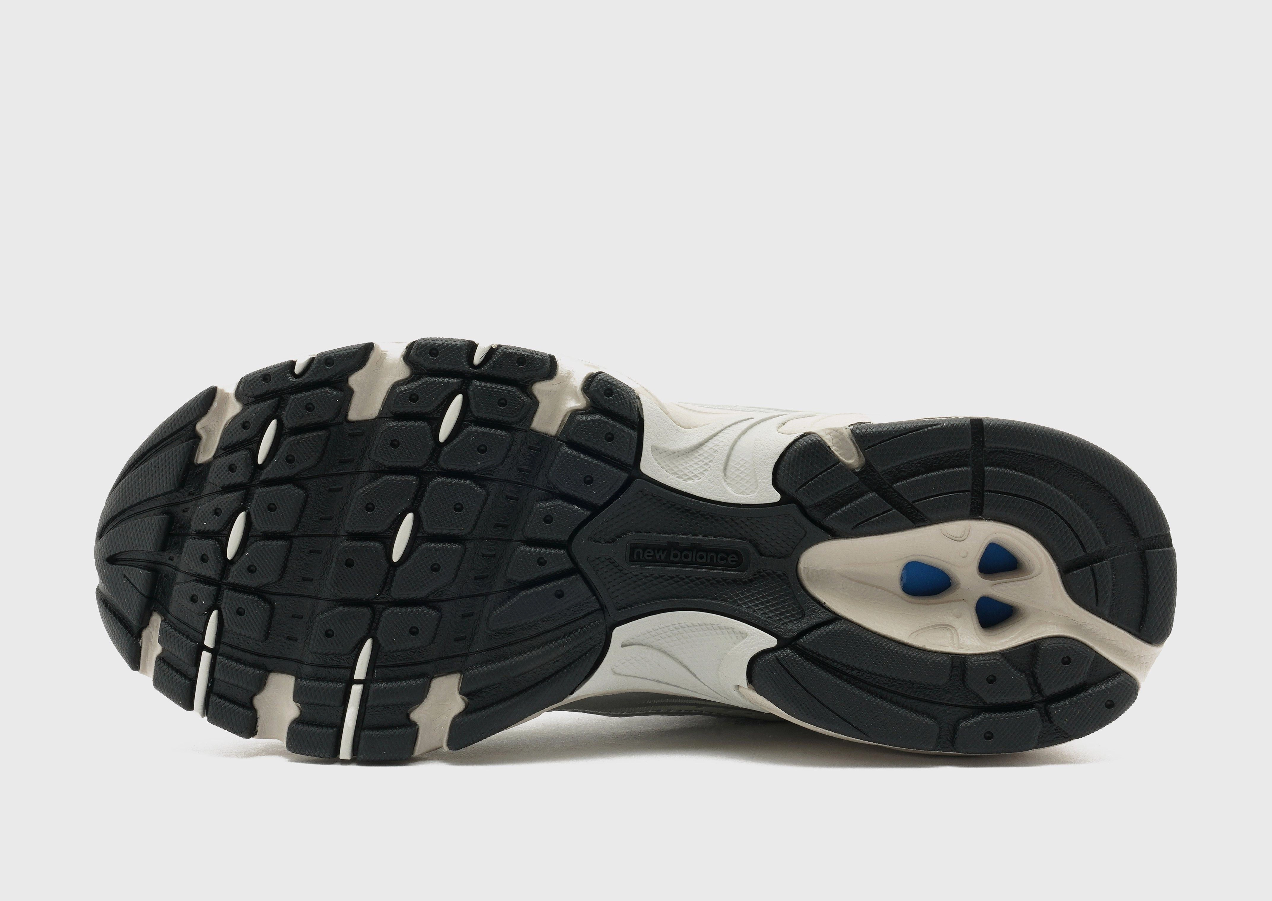 Pure Rhythm, Urban Clarity Wear, Street-Forward, Style In Action, Dynamic Essentials