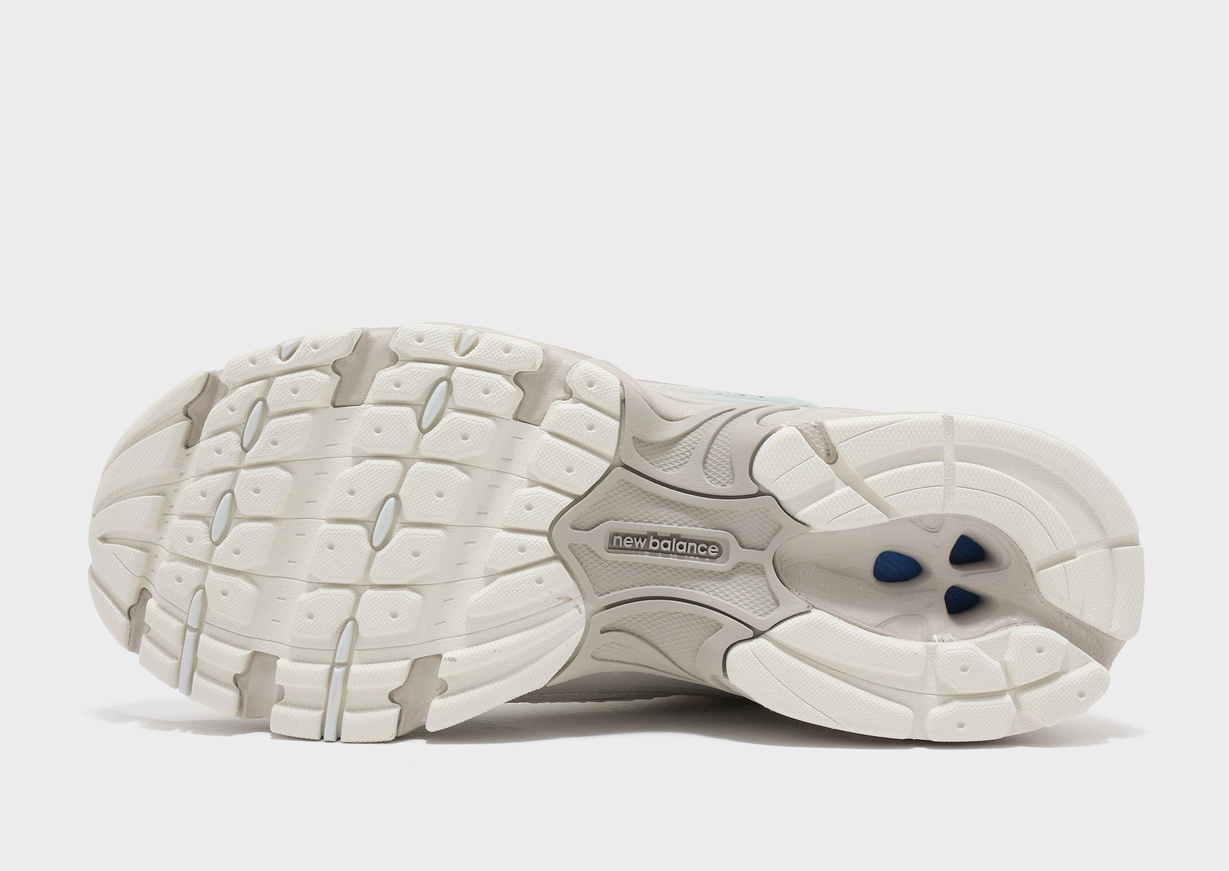Season-Neutral, Flowline Fashion, Go-Everywhere, Ease Engineered, Modular Wear