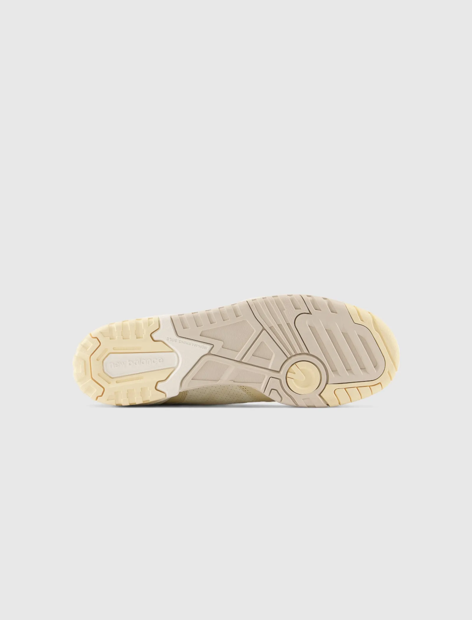 650R "BEIGE" Clothing	NEW BALANCE