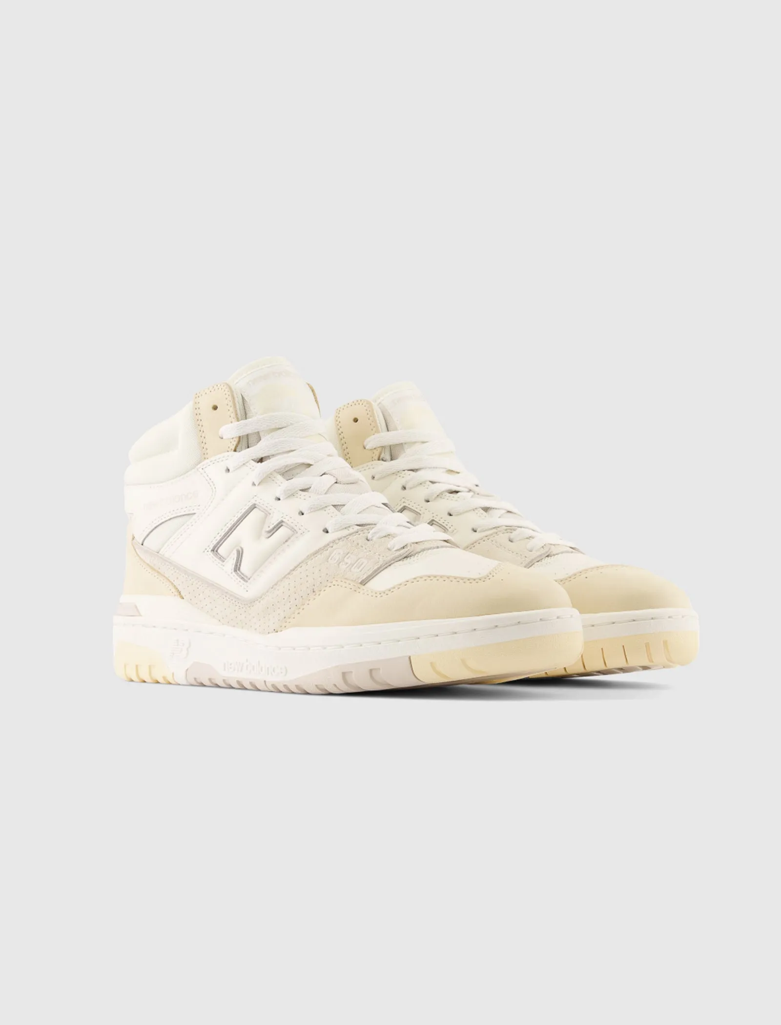 650R "BEIGE" Clothing	NEW BALANCE