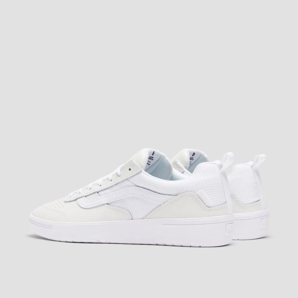 Relaxed Motion, Move-Easy Layers, Clean Aesthetic, The Now Look, Core Style System