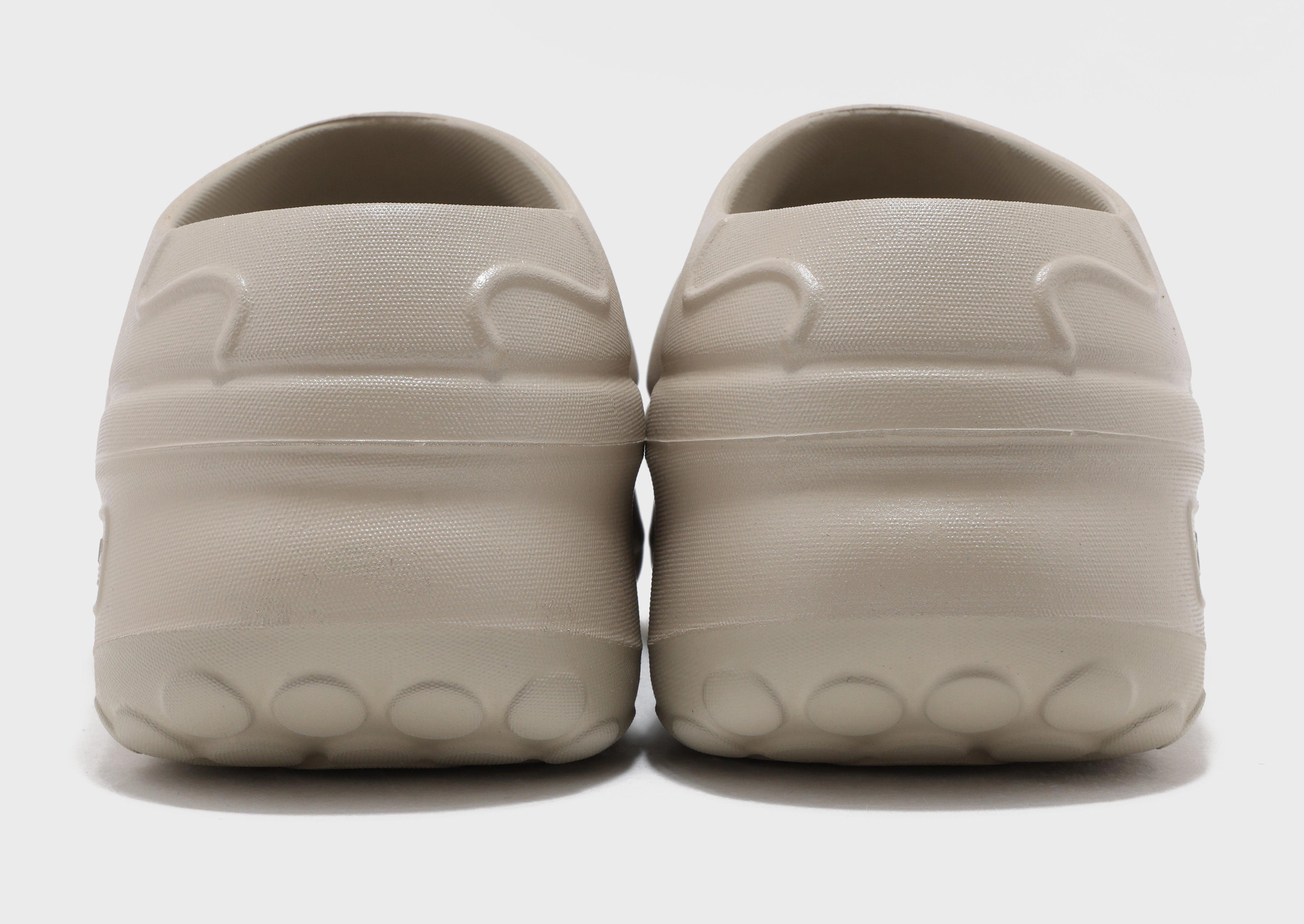 Form-Centered, Style Flowwear, Core Movement, Mindful Wear, Living In Style, Essential Structure, Refined Minimalism