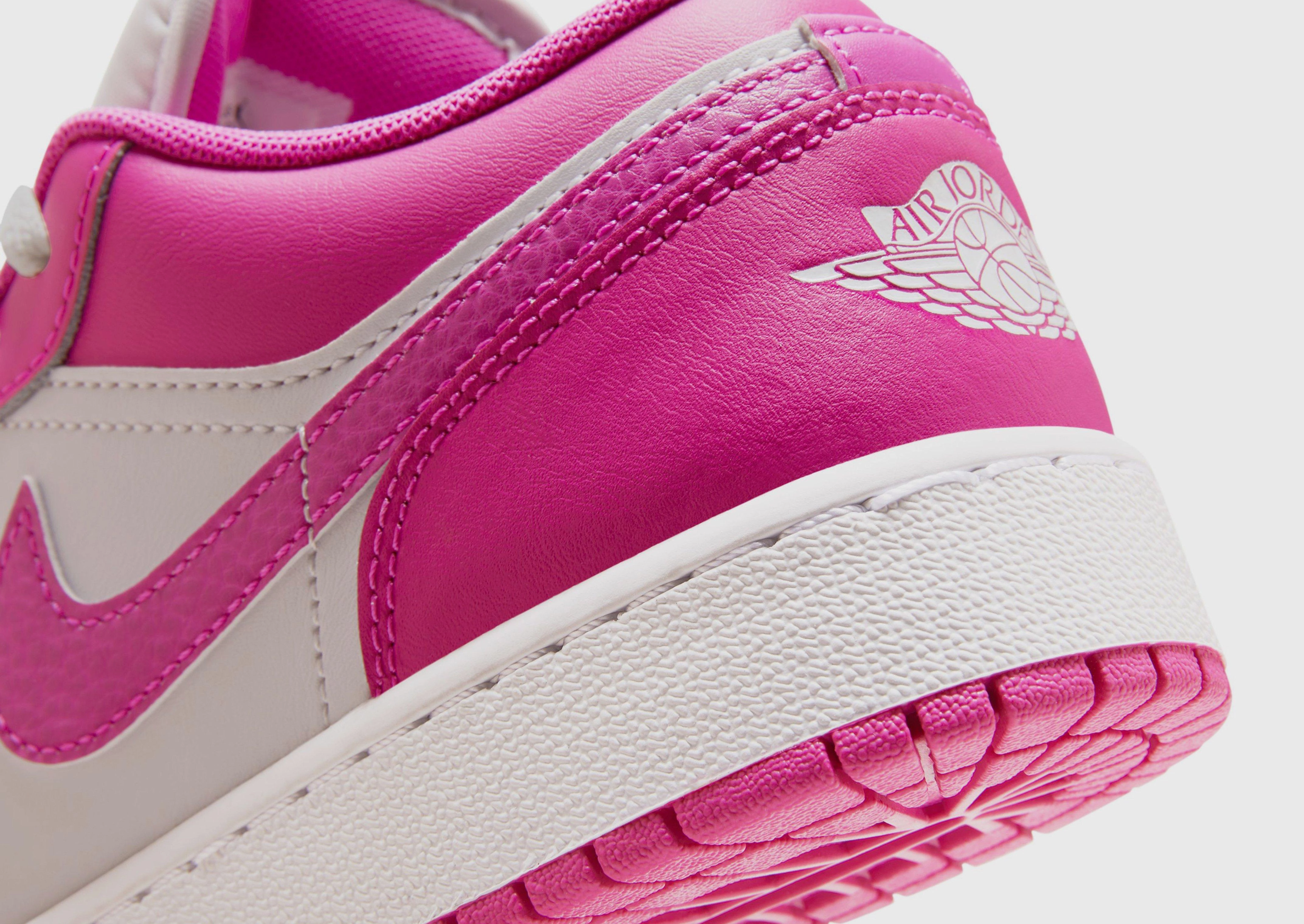 Vibe-Proof, Subtle Performance, Clean Aesthetic, Everyday Function, Bold Comfort, Crafted Balance, City-Layered