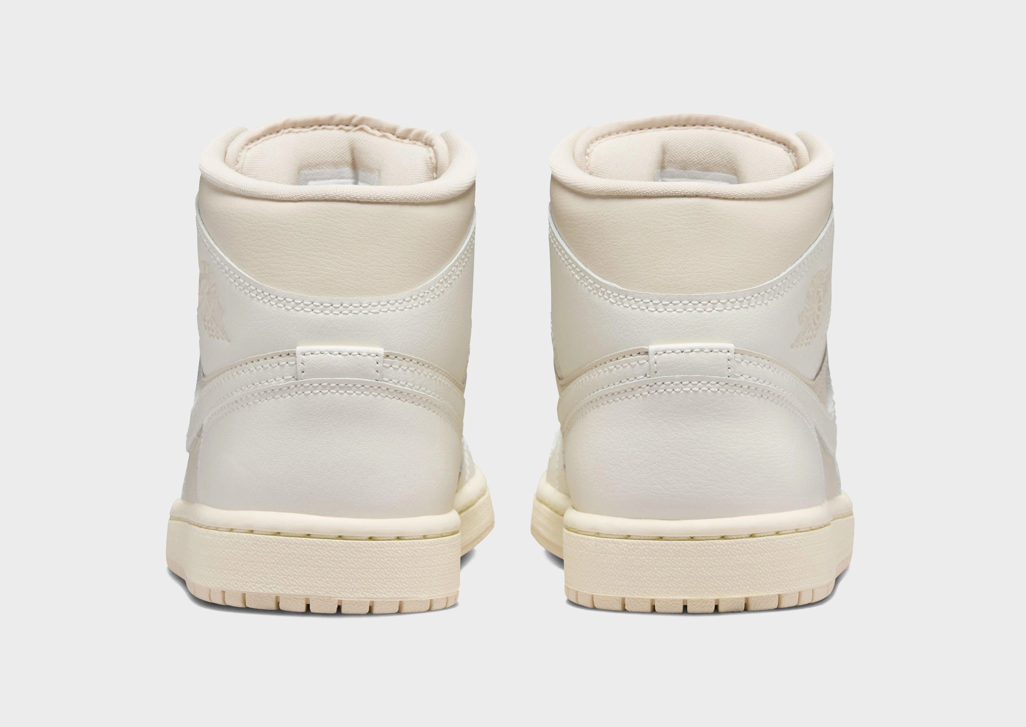Dayflow Gear, Future Utility, Minimal Focus, On-The-Go Style, New Urbanism, Smart Casual Core, Next-Level Casual