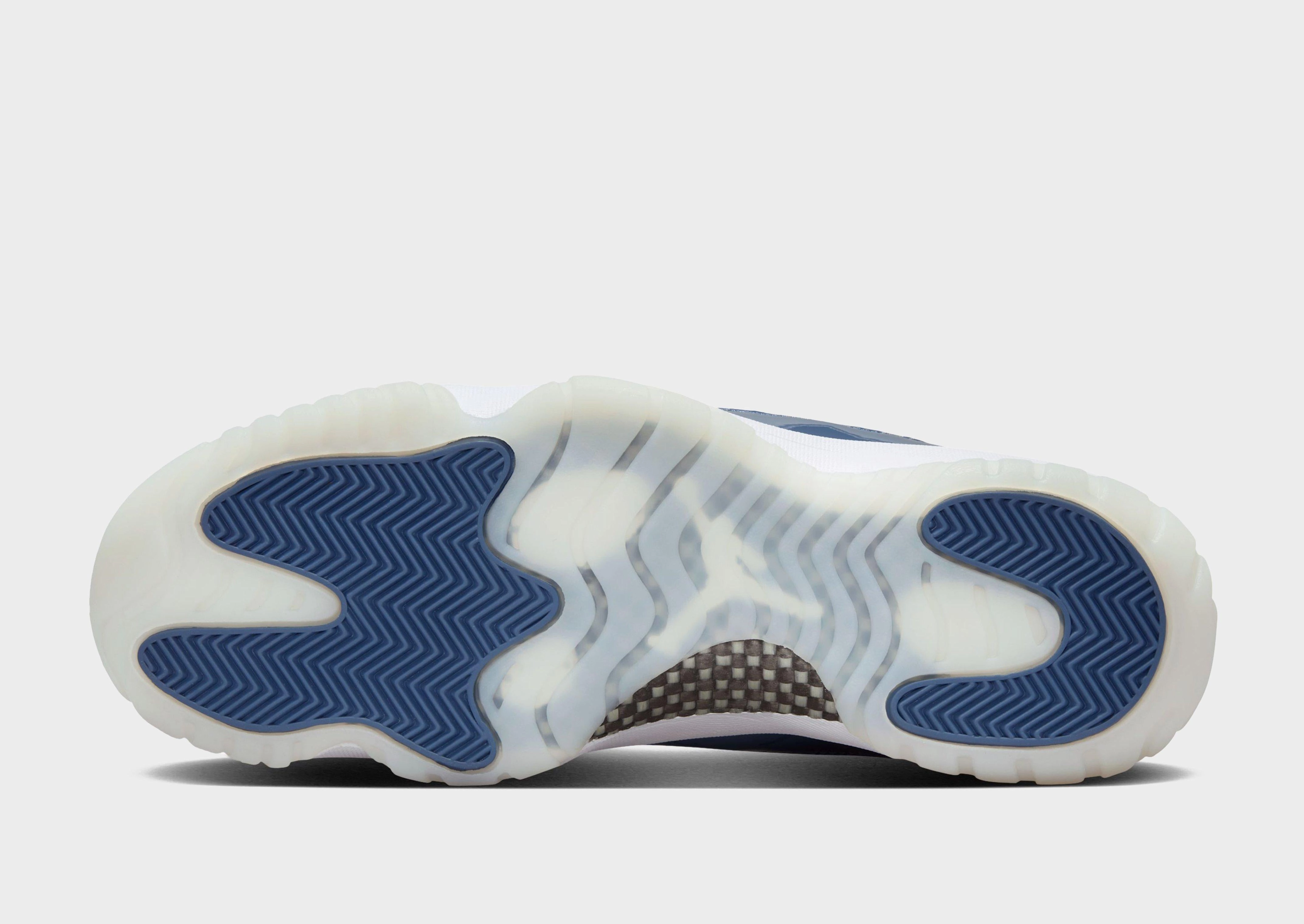 Relaxed Core, All-Weather Vibe, Form-Light Fit, Progressive Edge, Motion Meets Design, Simplify Style