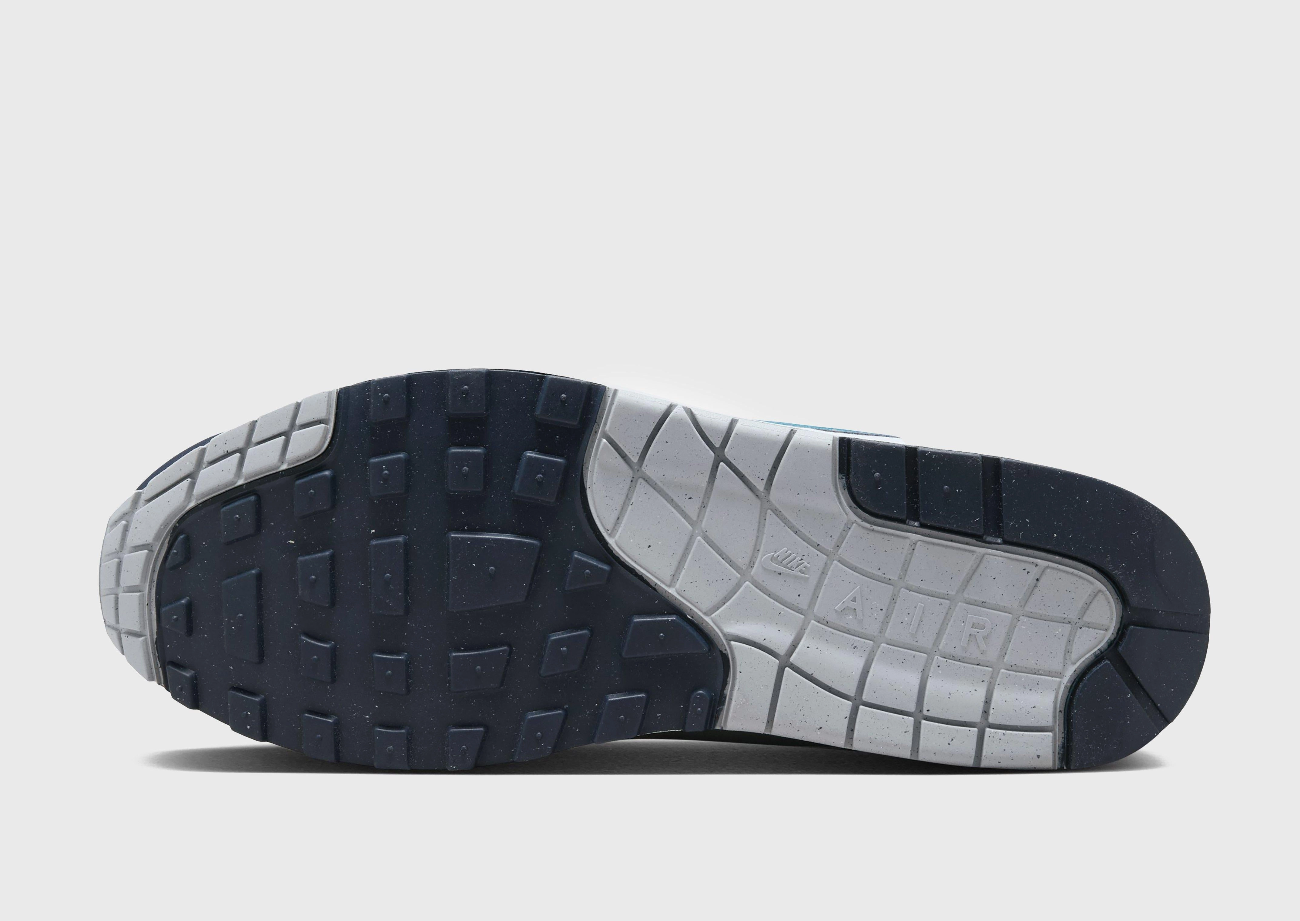 Core-Driven, Refined Fit Gear, Street Form, Crafted Evolution, Seamless Outfit, Rhythm-Based Wear, Utility In Style, Move-Fit