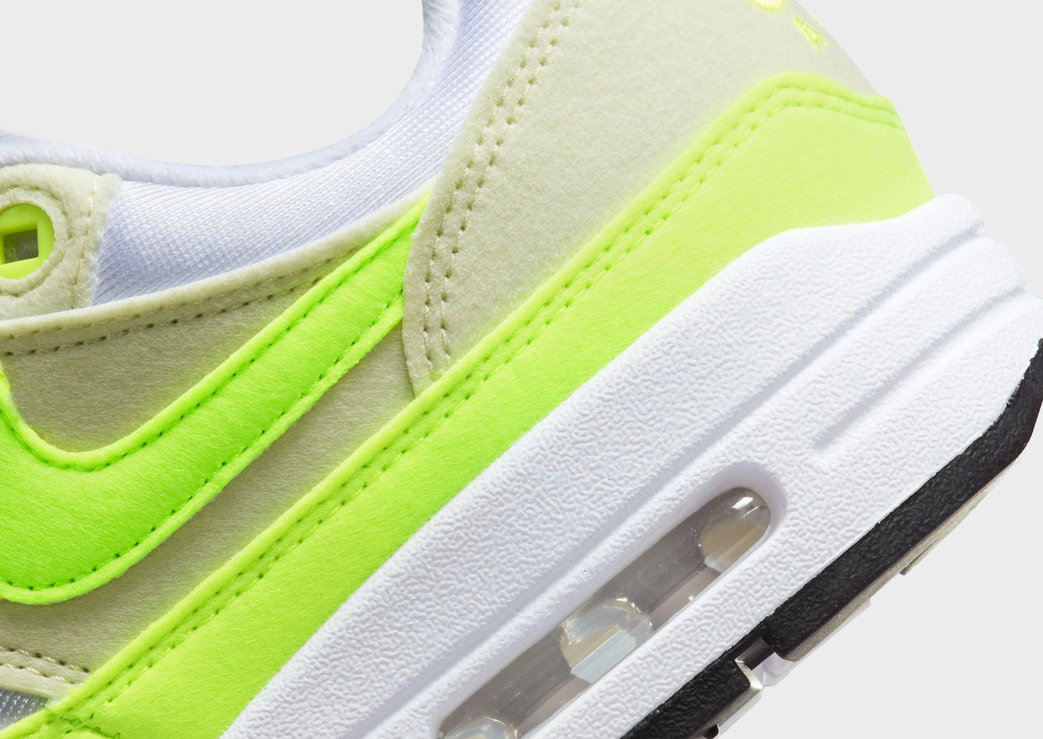 Everyday Comfort, Minimal Focus, Low-Profile Style, Rhythm Inspired, Pure Urban, Modern Tone, Relaxed Innovation, Urban Core