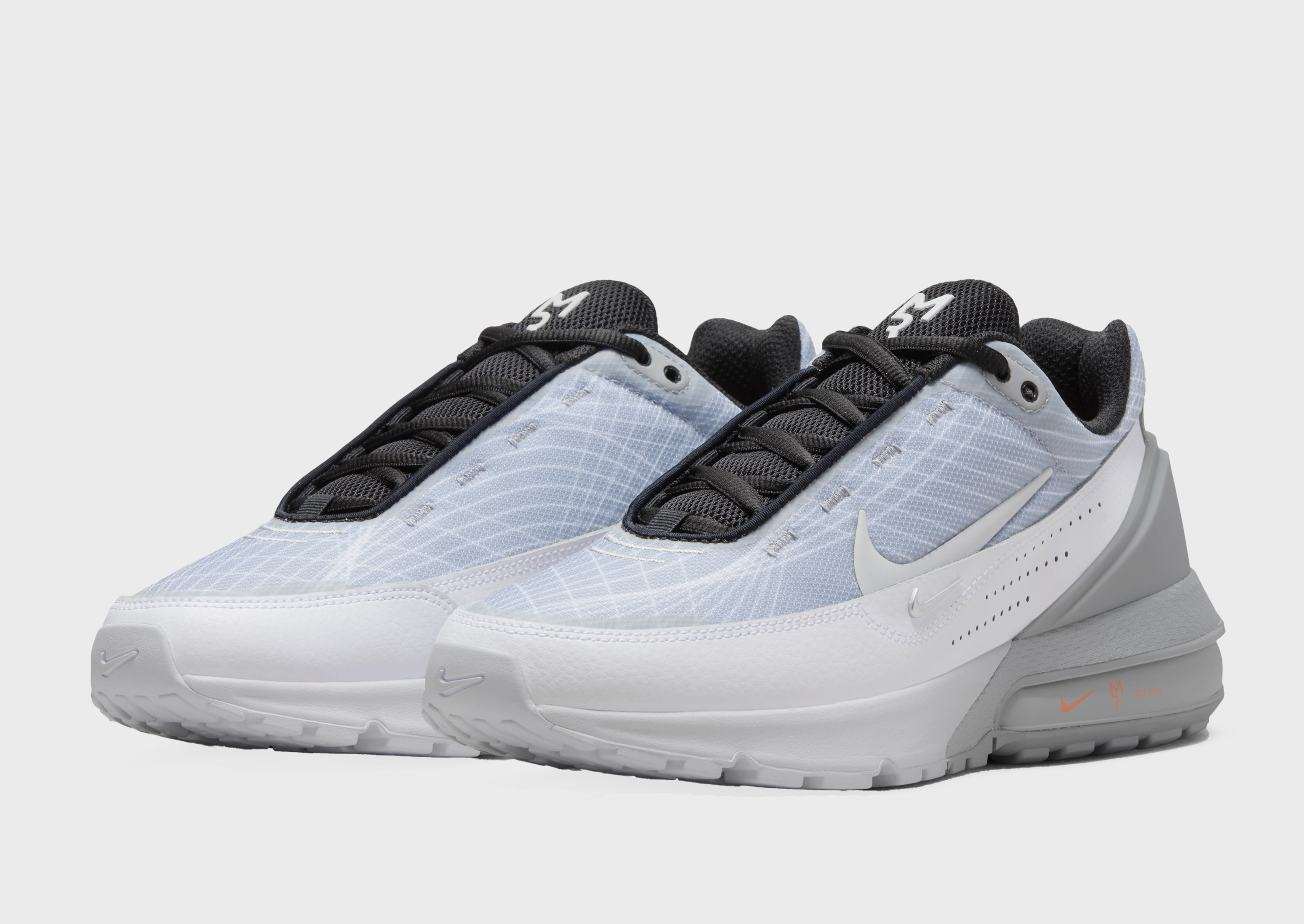 Season-Free Style, Layer Logic, Motion-Minded, City-Form, In-Motion Look