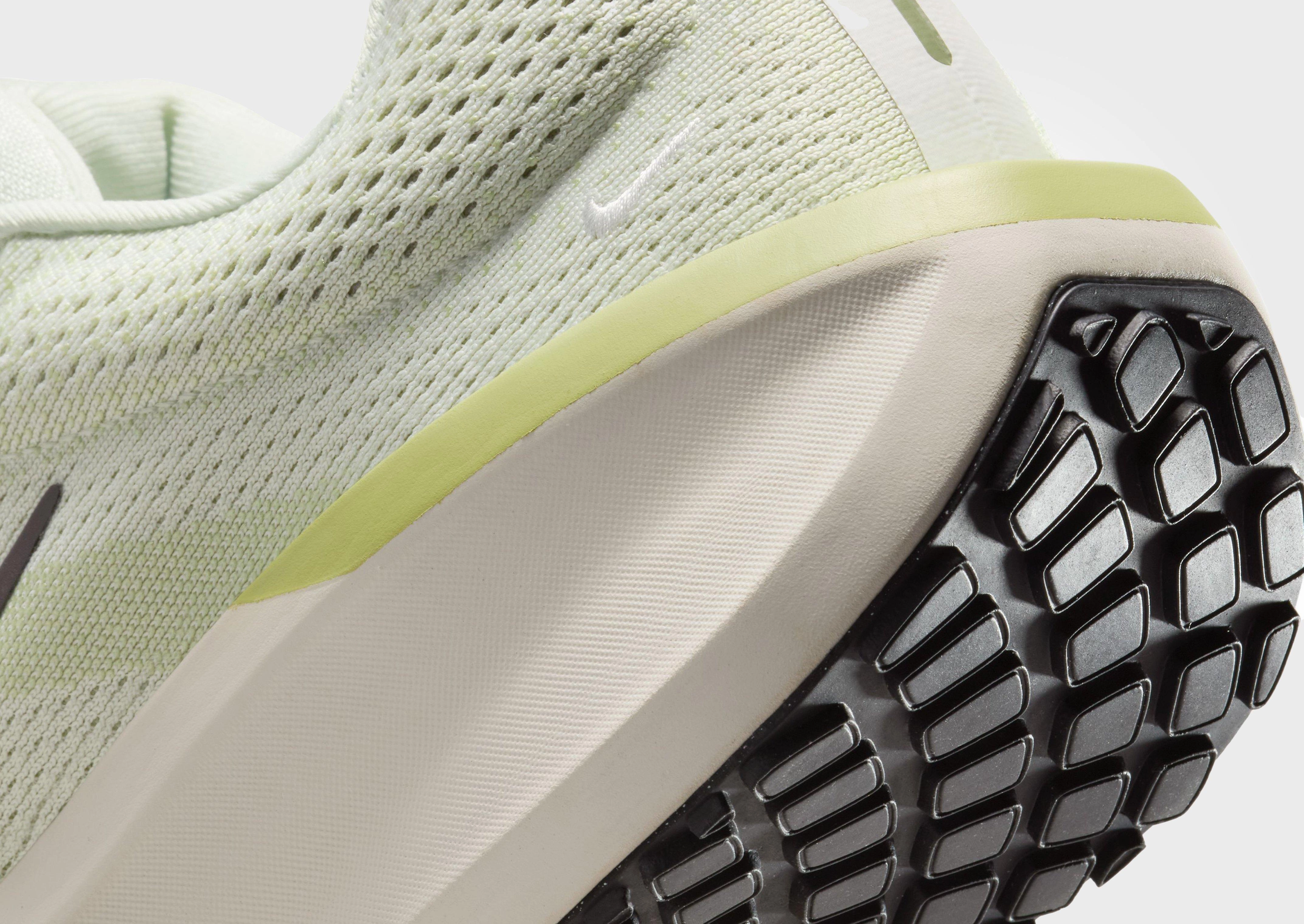 Bold Looks, Motion Clarity, Tech-Forward Fit, Move And Live, Smooth Fit, Less Is Bold