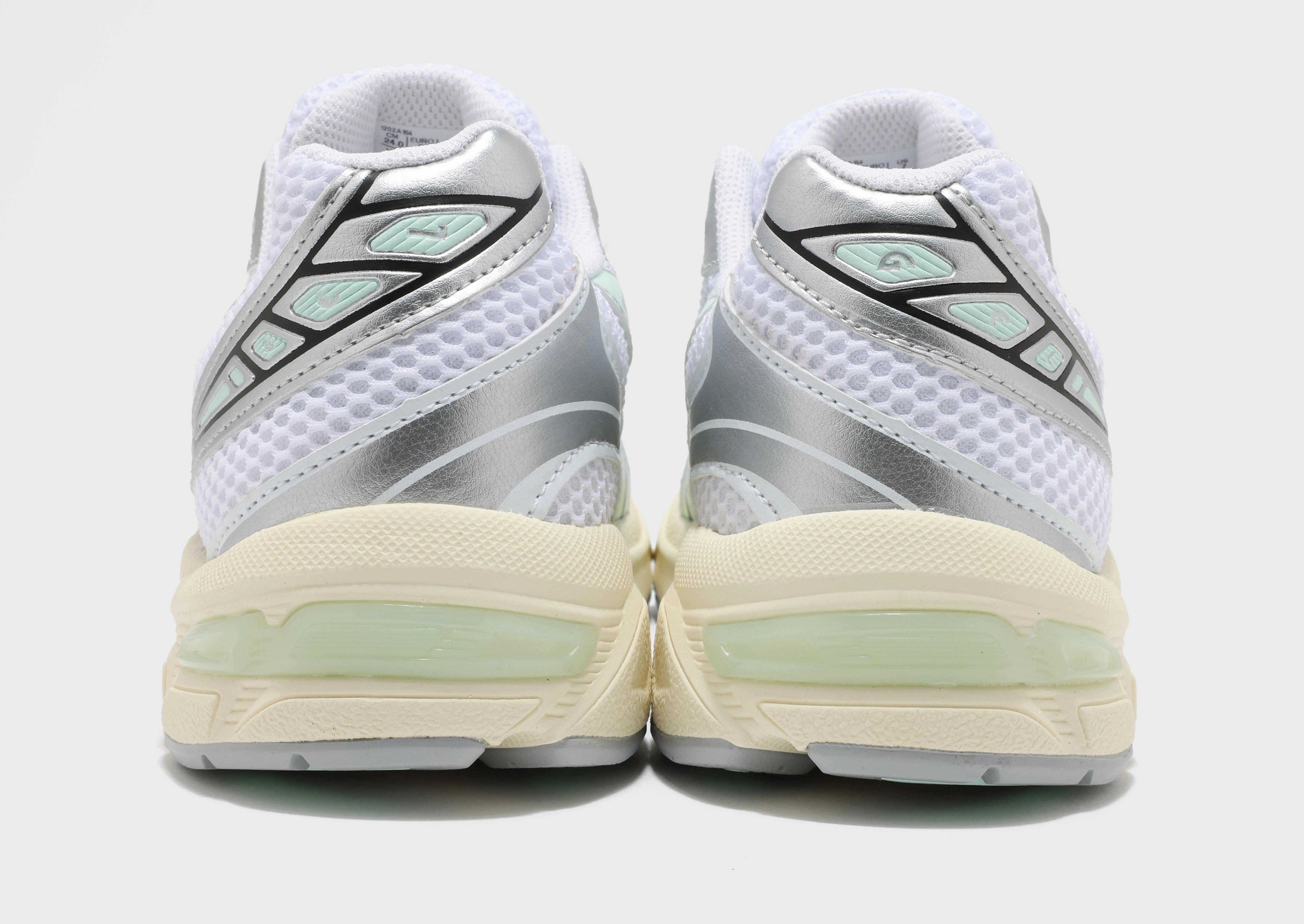 Your Core Layer, Precision Layers, Move And Live, Made To Perform, Next In Line, Subtle Evolution, Style To Evolve, City-Proof