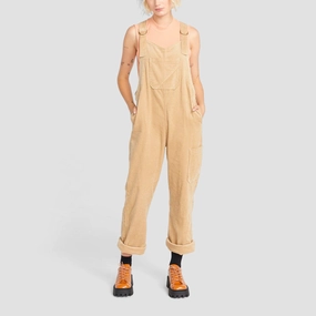 Essential Drop, Go-Everywhere, Season-Free Style, Free To Move, Designed With Rhythm, Relaxed Refinement, Low-Key Performance, Edge And Ease