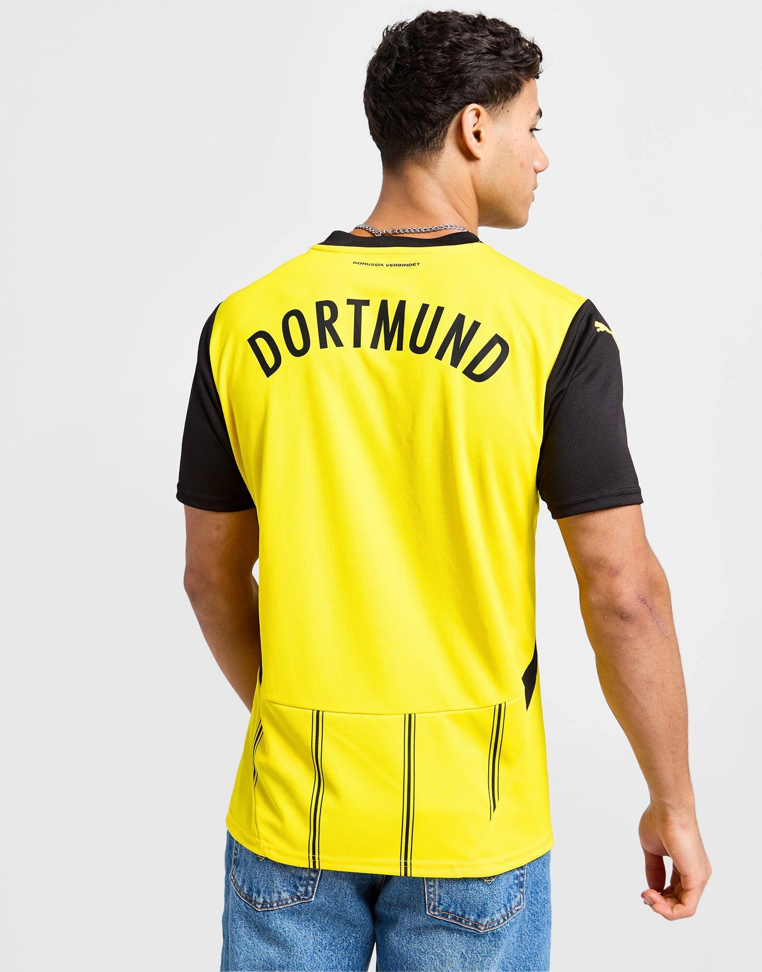 Future-Ready, Motion Clarity, Streamline-Ready, Refined Edgewear, Soft Urban Core, City-Layered