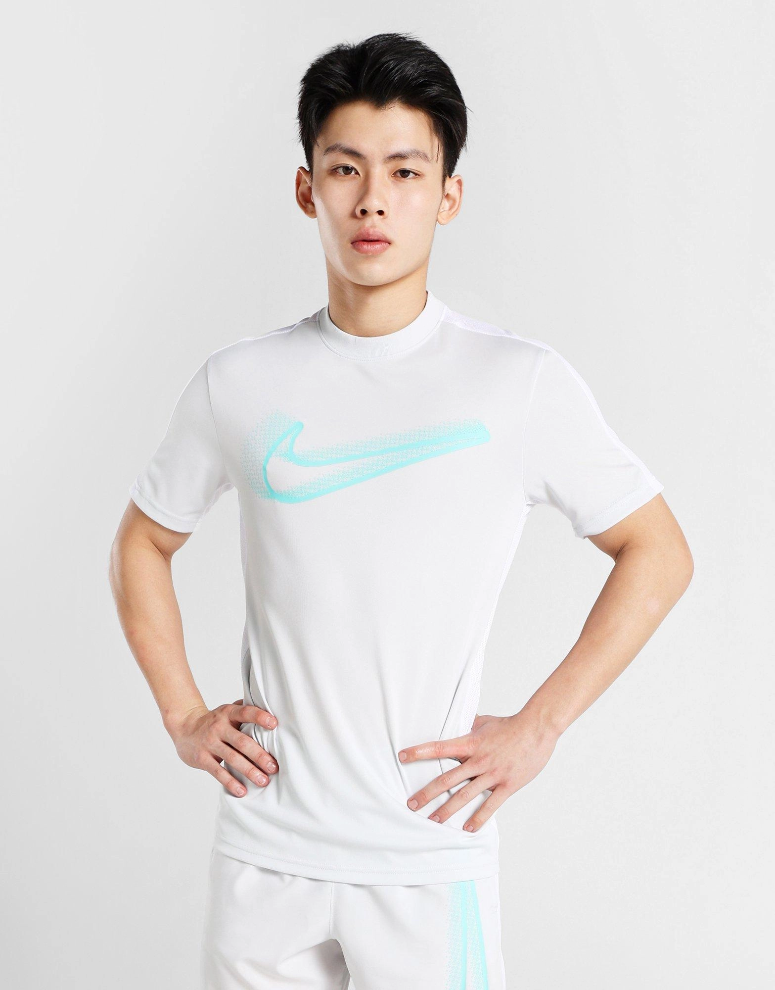 Modular Motionwear, Forward-Looking Fit, Sleek Presence, Life In Layers, Engineered Comfort, Unisex Rhythm, Freedom Fitted