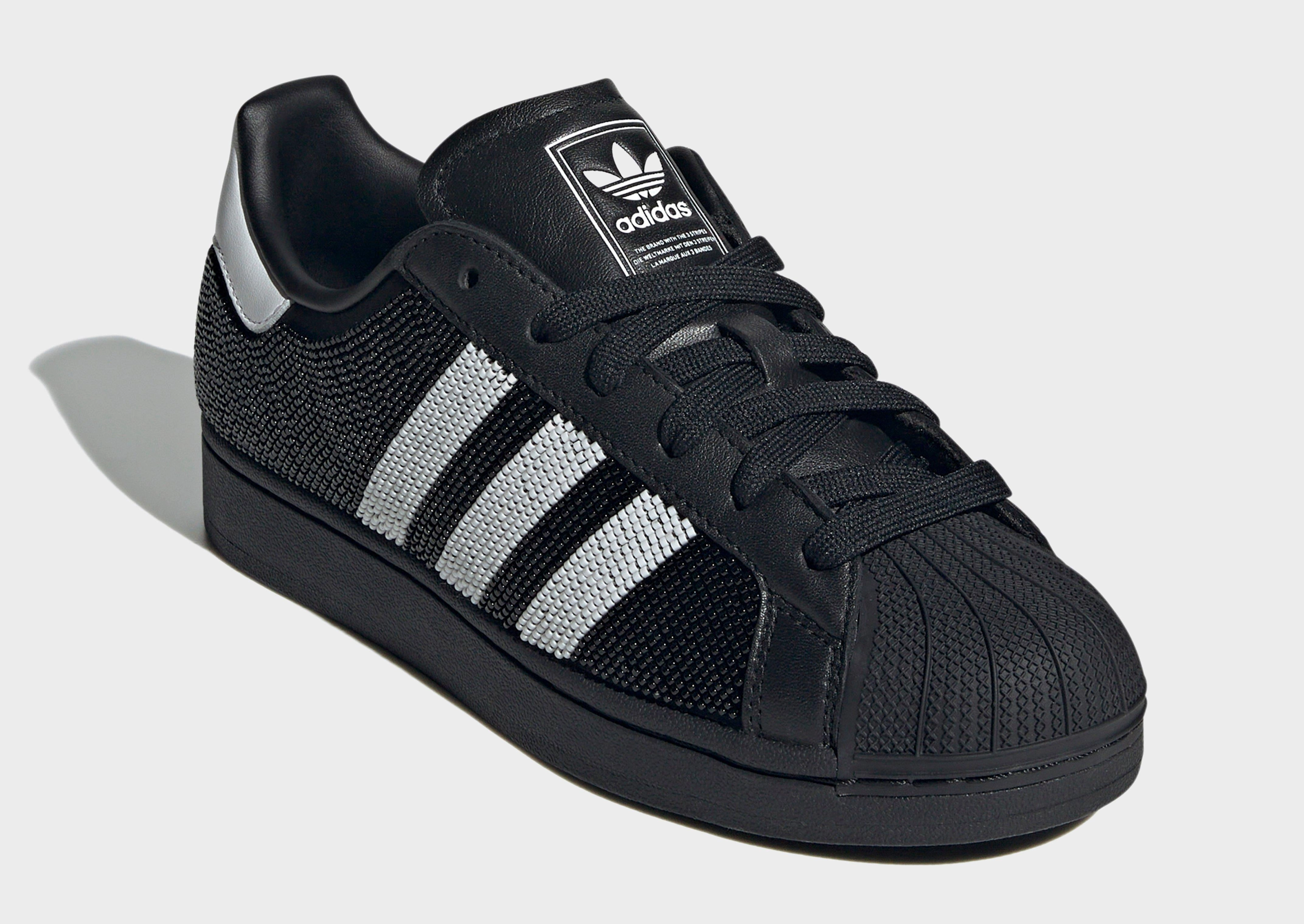 Seamless Transitions, Shift-Mode, Soft Urban Core, Clean-Styled, Clean Profile, Modern Build