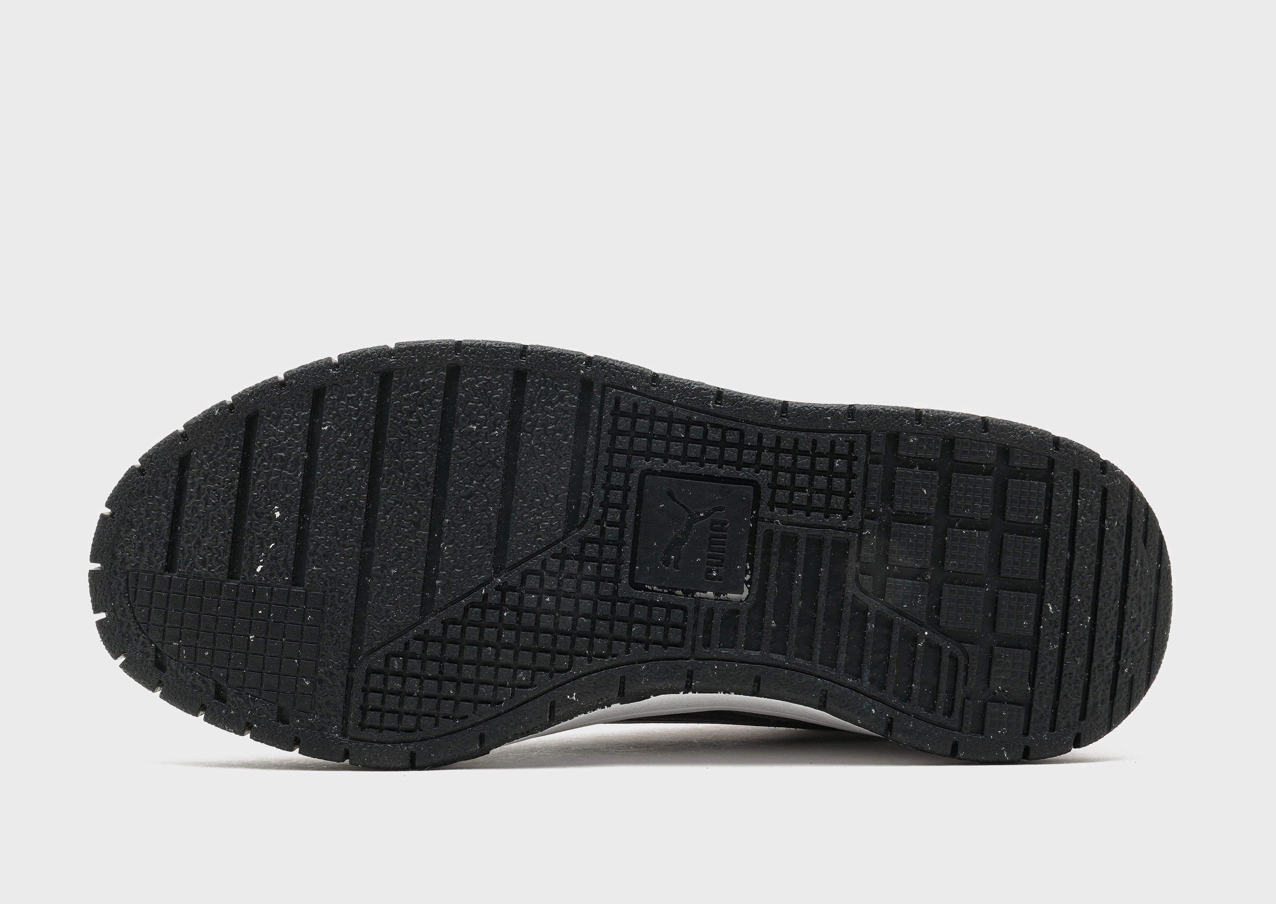 Style In Action, Minimal Movement, Cool Tones, Flow-Forward Gear, Ease And Balance, Subtle Style Gear, Smooth Silhouettes
