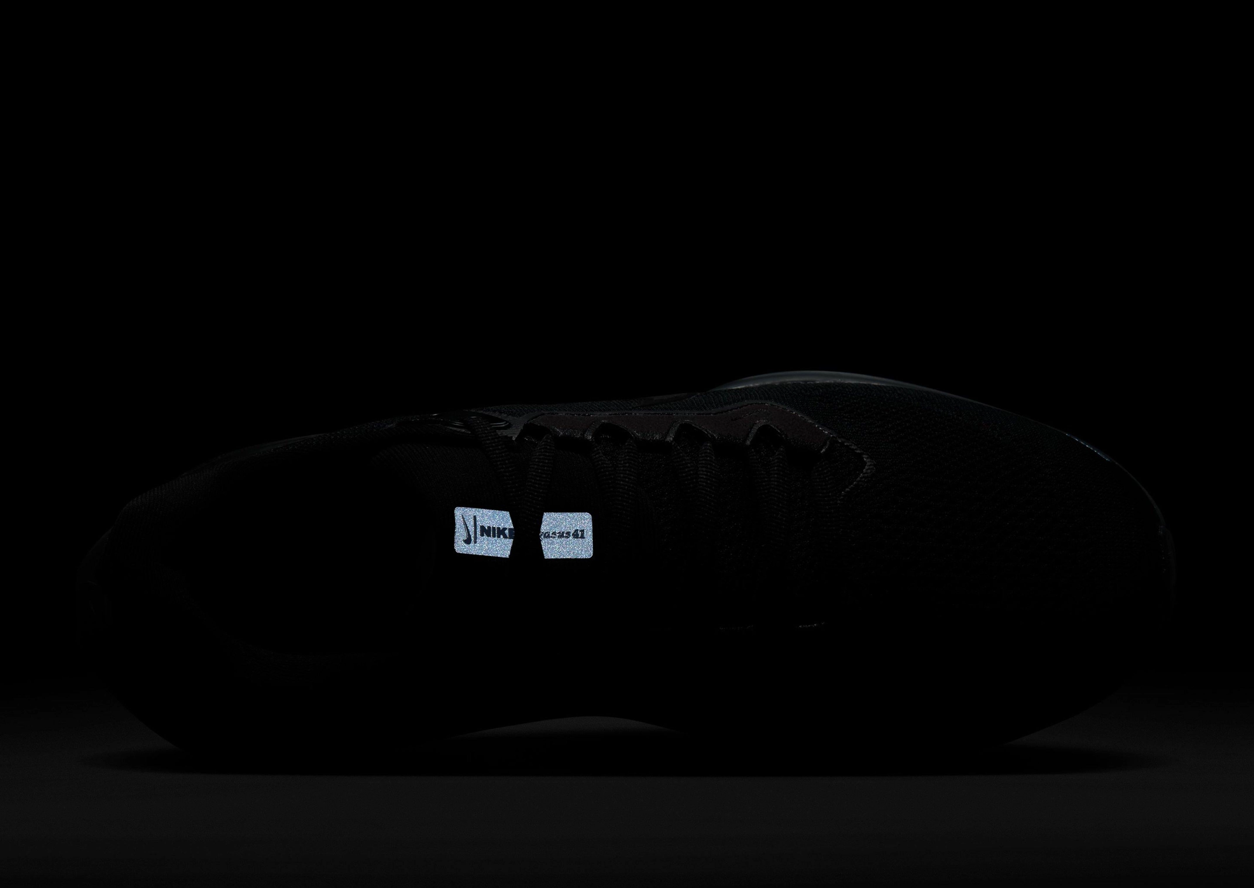 Bold And Clean, Everyday Motionwear, Wearable System, Seamless City, Ease In Design