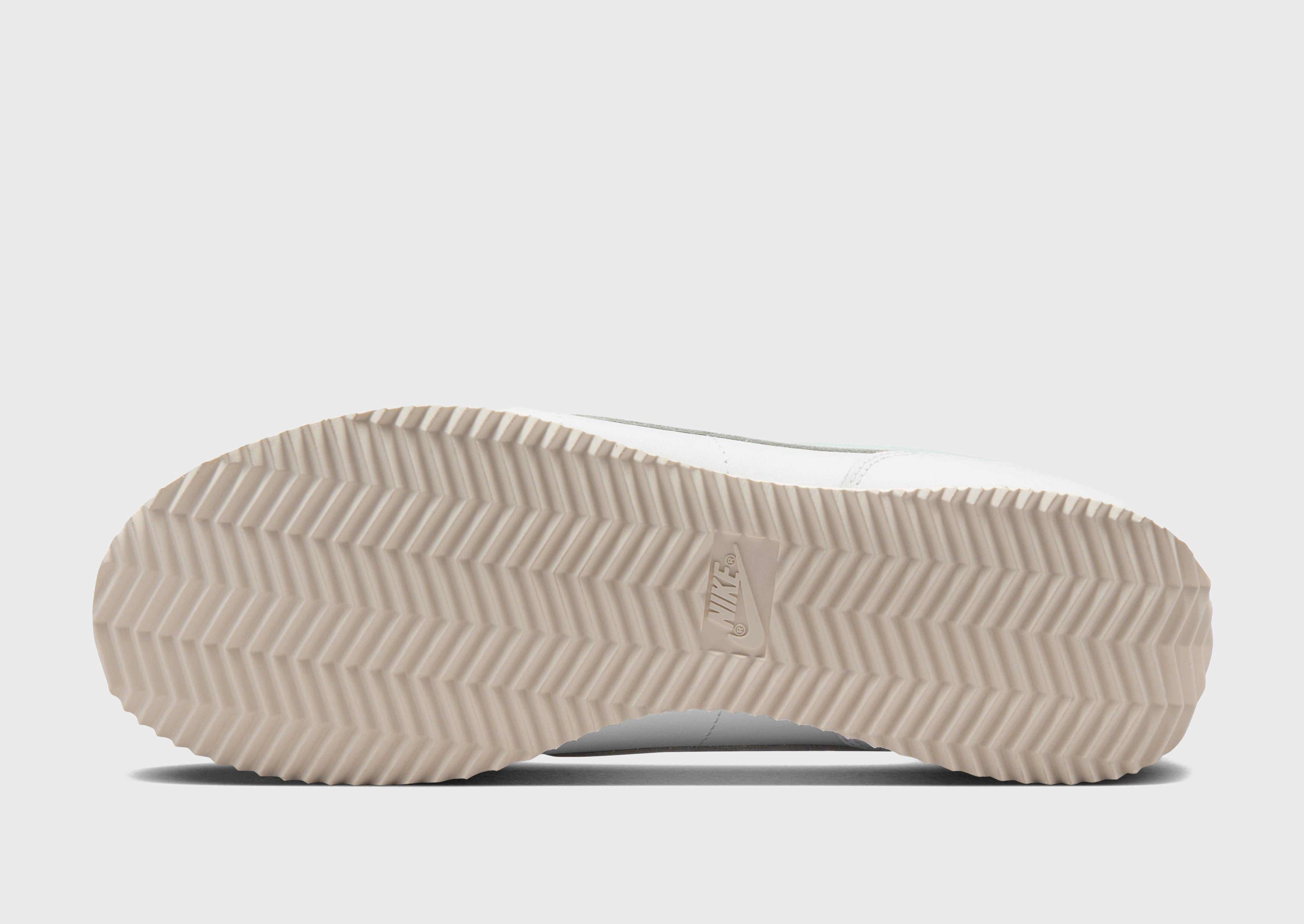 Next-Gen Design, Dynamic Essentials, Adaptable Pieces, Your Core Layer, Crafted For Calm, Driven By Comfort, Ease In Motion
