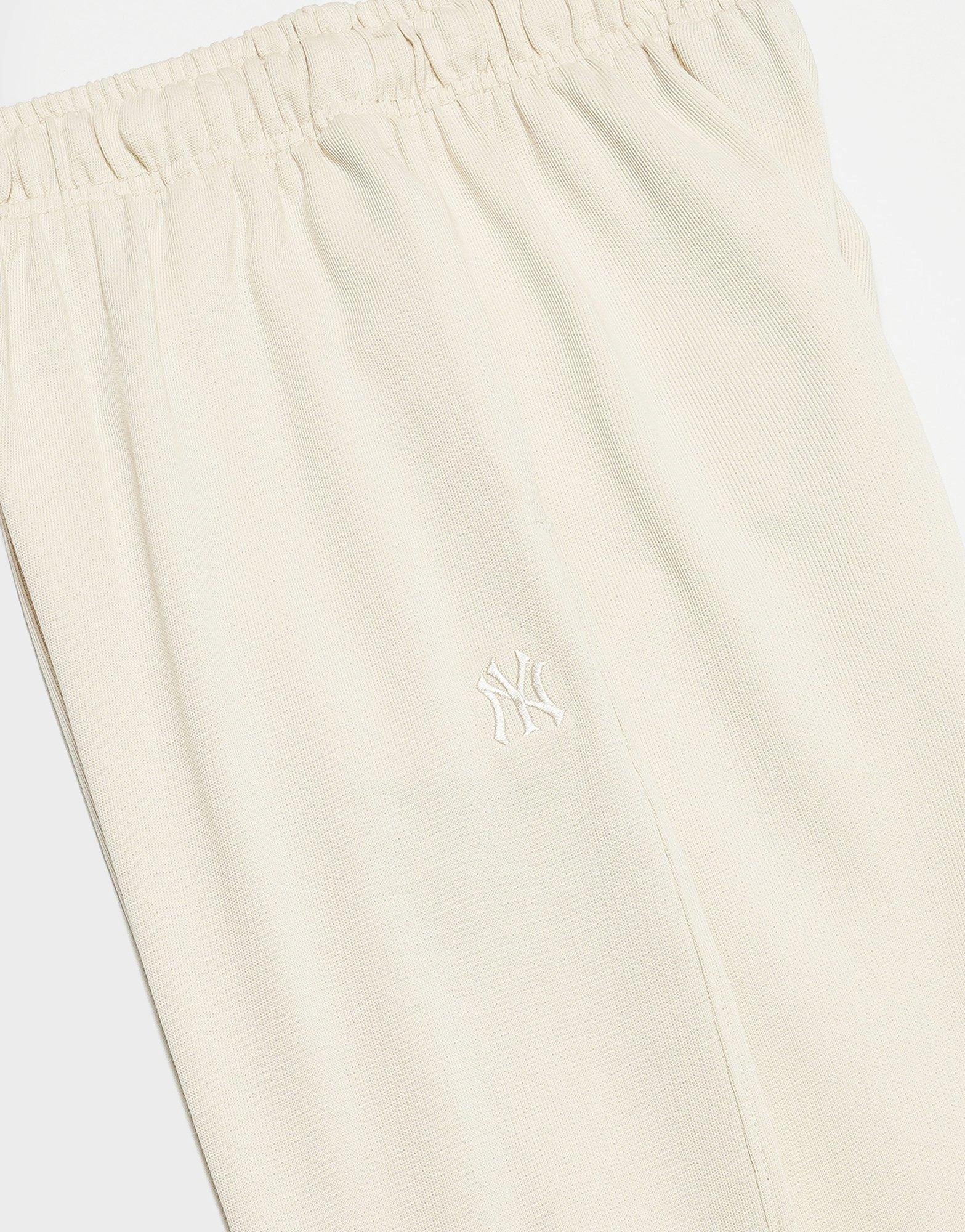 Layer Up Smart, Minimal Gear, Fluid Profile, All-Weather Vibe, Freedom Fitted, Modular Motionwear