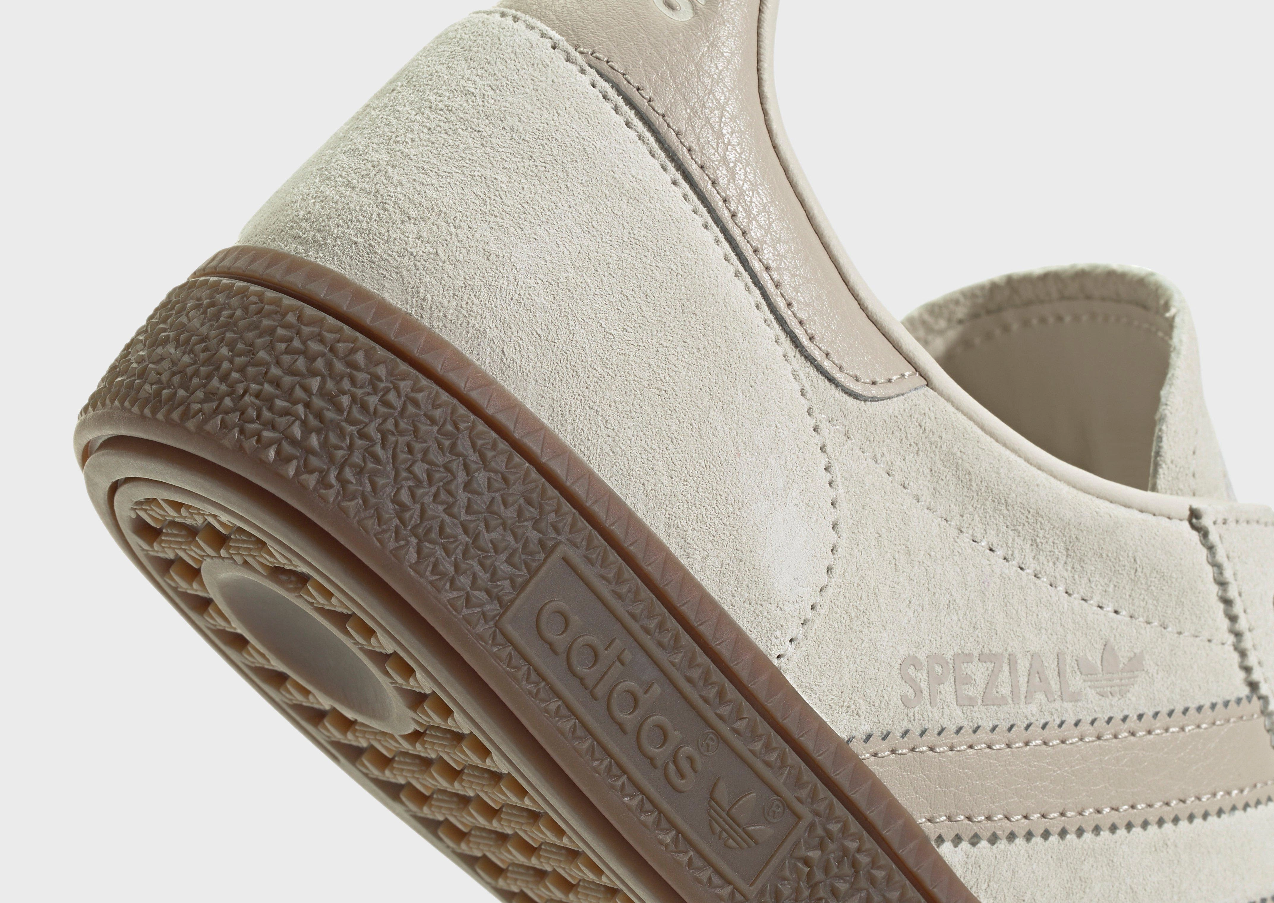 Simplify Style, Forward-Looking Fit, Future-Light, Precision Layers, Unisex Energy, Fresh Expression, Distinctly Modern