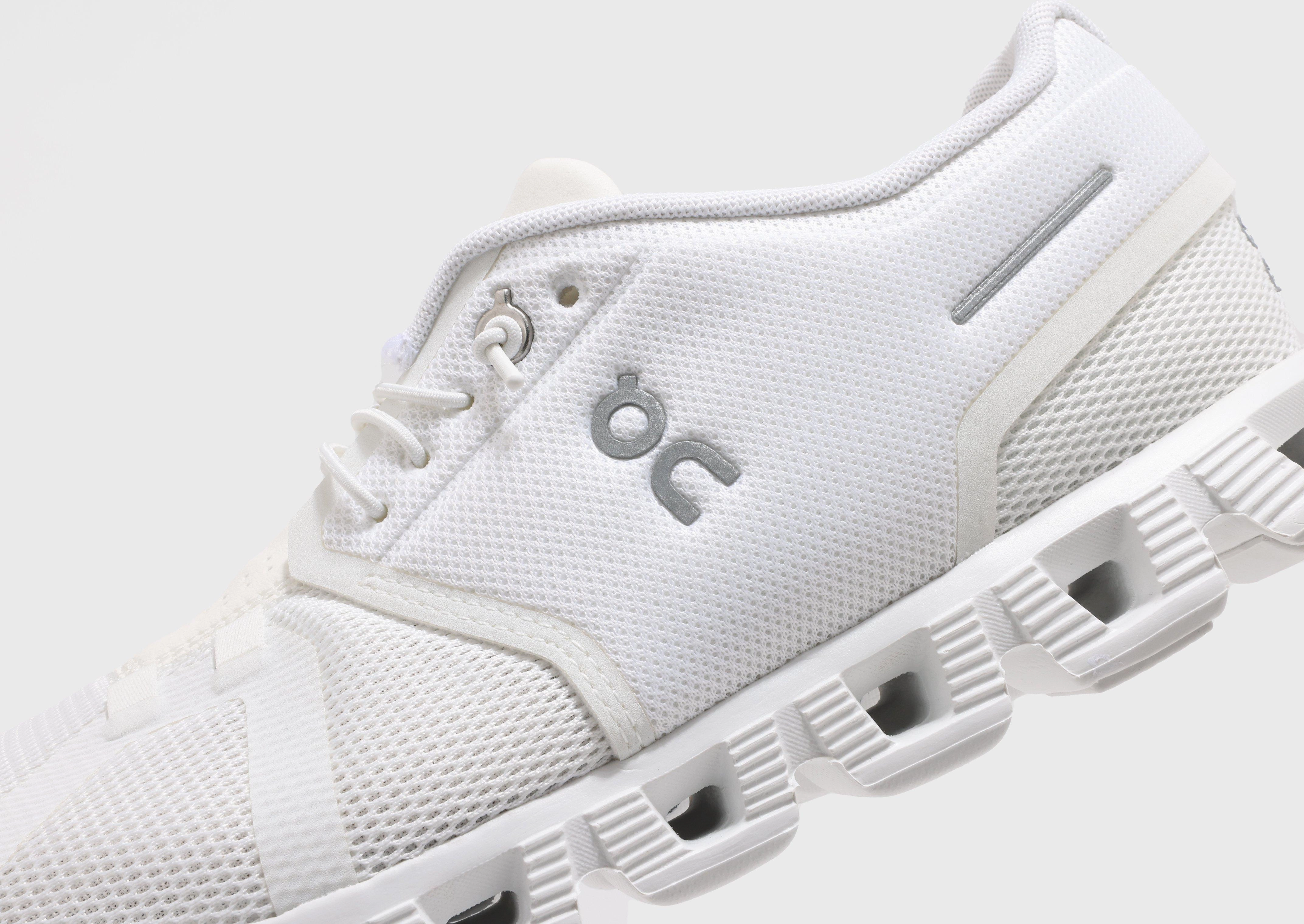 Refined Silhouette, City Rhythm, Layer Logic, Functional Ease, Flow-Forward