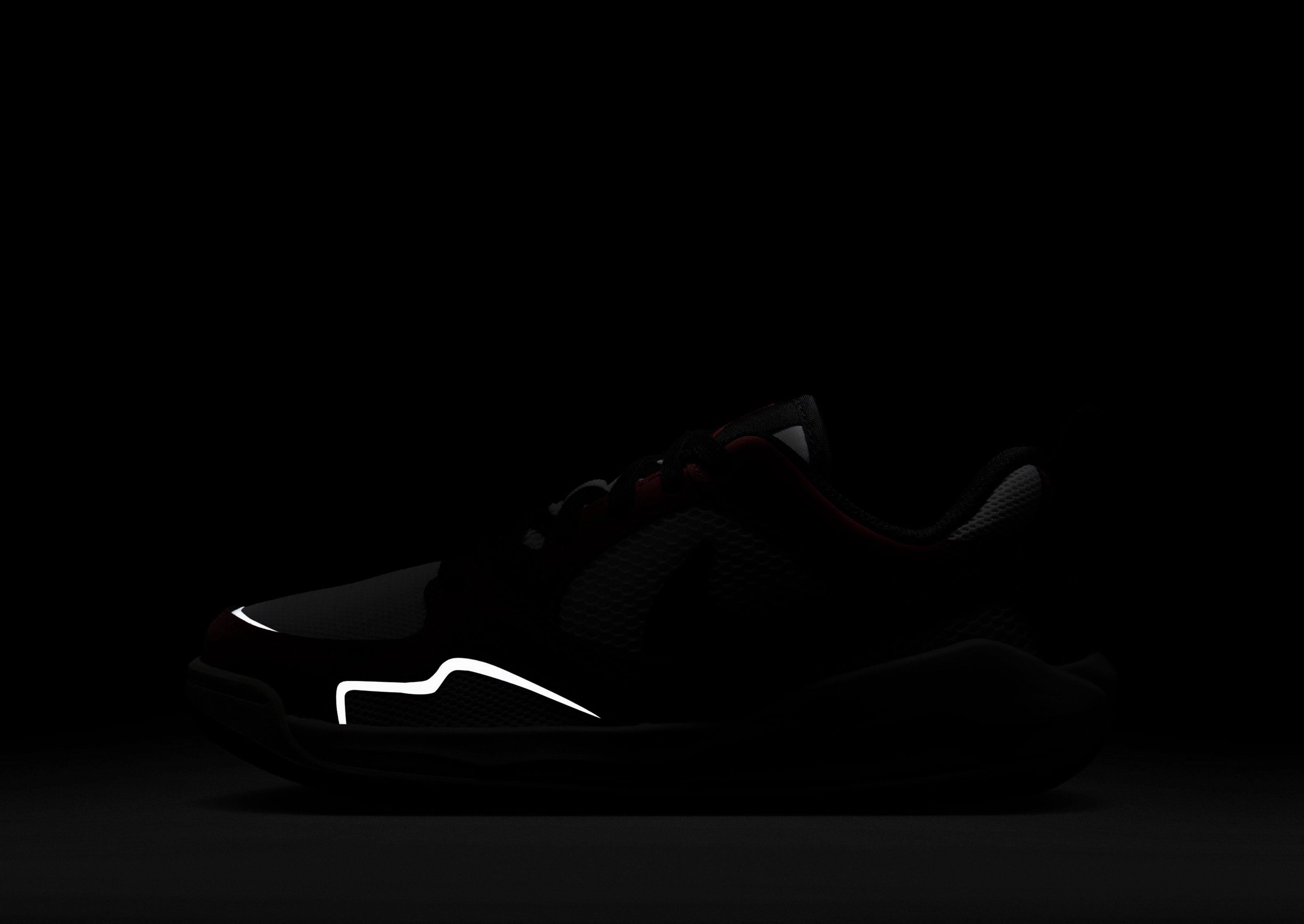Relaxed Core, Modern Evolution, Calm Layers, Design Under Control, Go-To Gear, Distinctly Modern, Ready For Streets