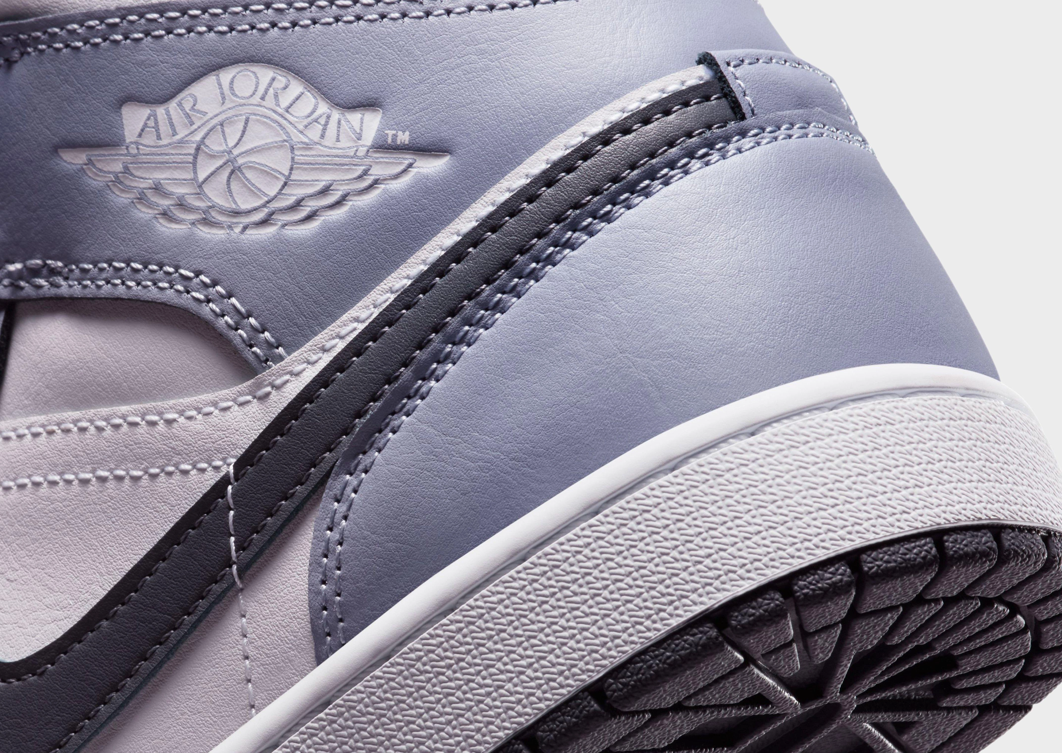 Designed For Fluidity, Streamlined Look, Cool Minimalism, Made To Roam, Engineered Simplicity, Adaptive Edge