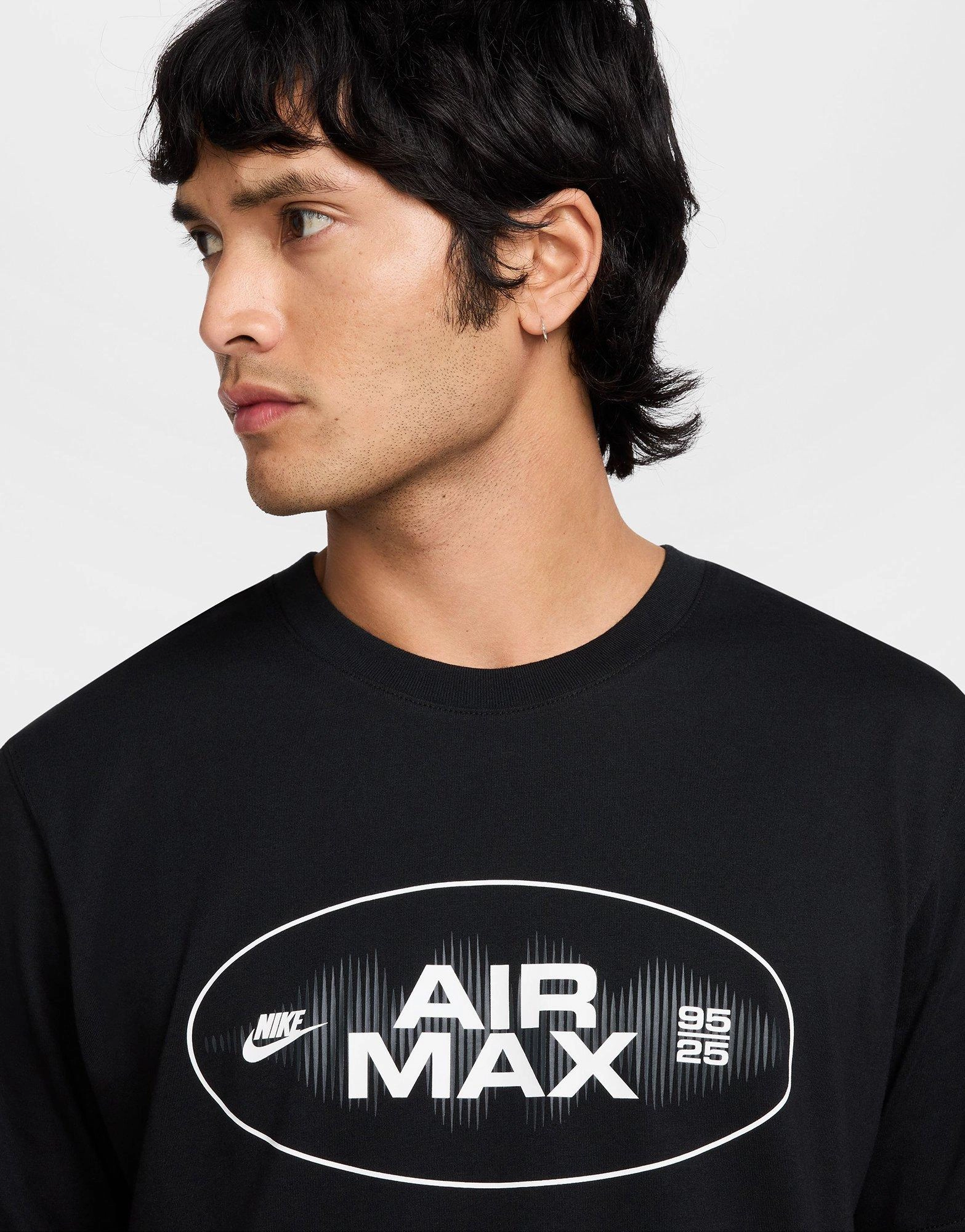 Easy Essential, Comfort-Driven, Free To Move, Everyday Comfort, Crafted Fit, Dynamic Layerwear