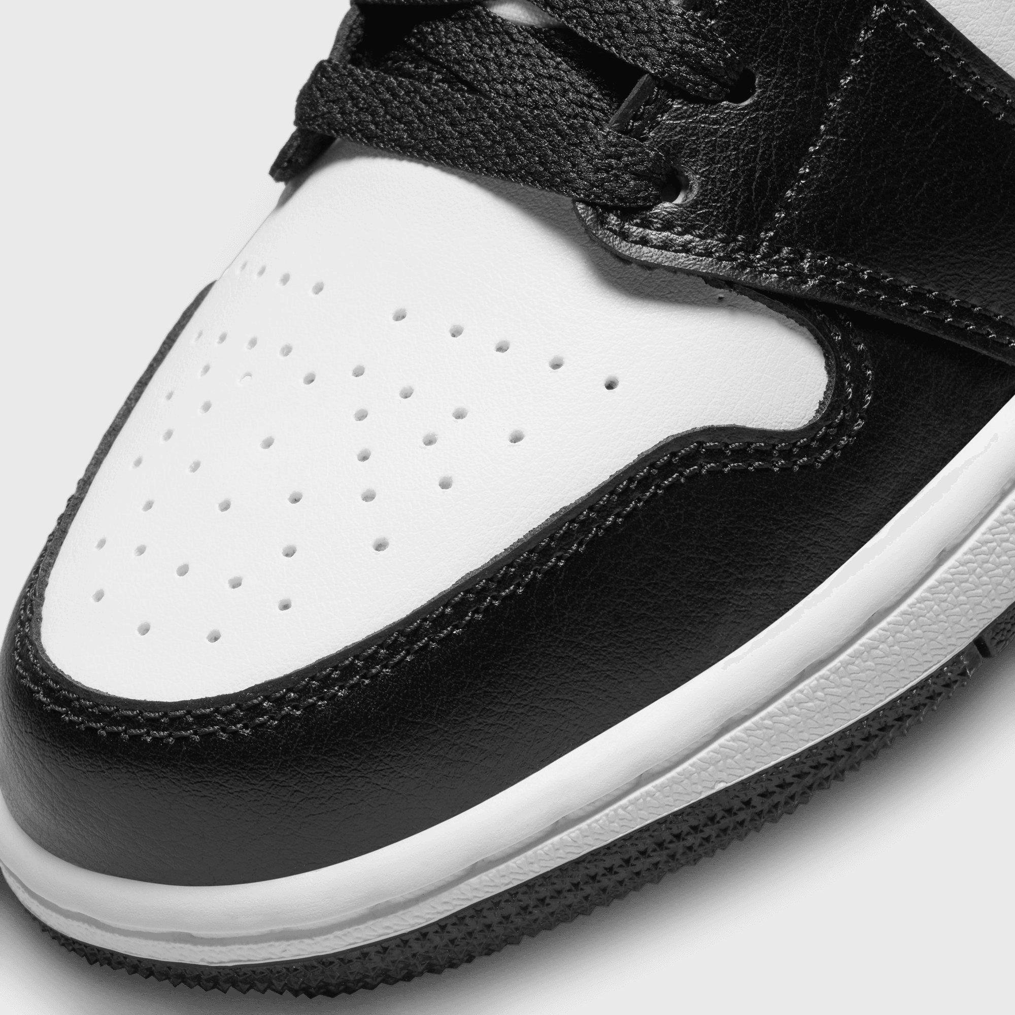Form-Light Fit, Clean-Forward, Core Elements, Essential Rhythm, Cool Minimalism, Refined Fit Gear, Gear For Now