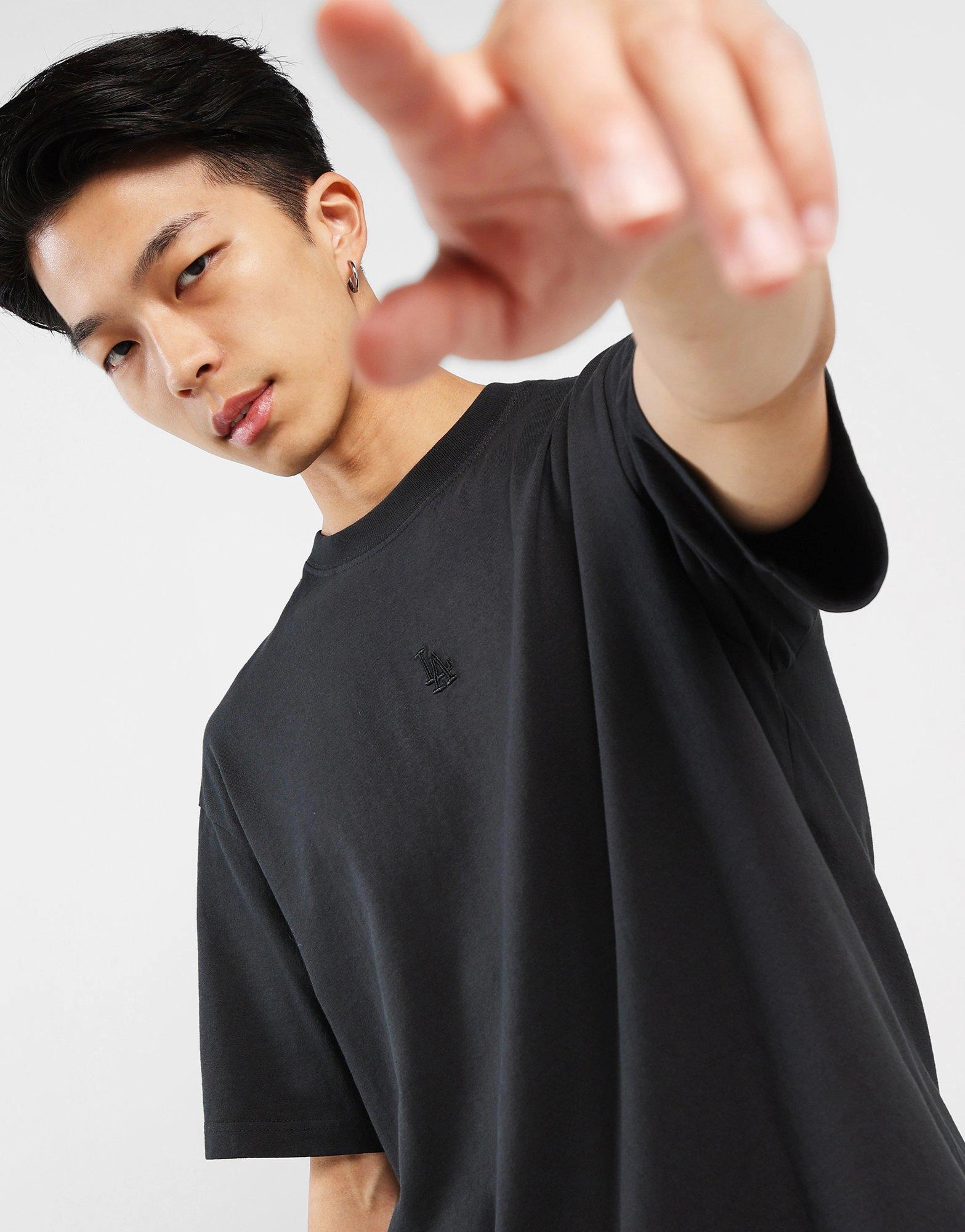 Designed For Pace, Smooth Layers, Refined Edgewear, Move-Ready Looks, Pure Lines