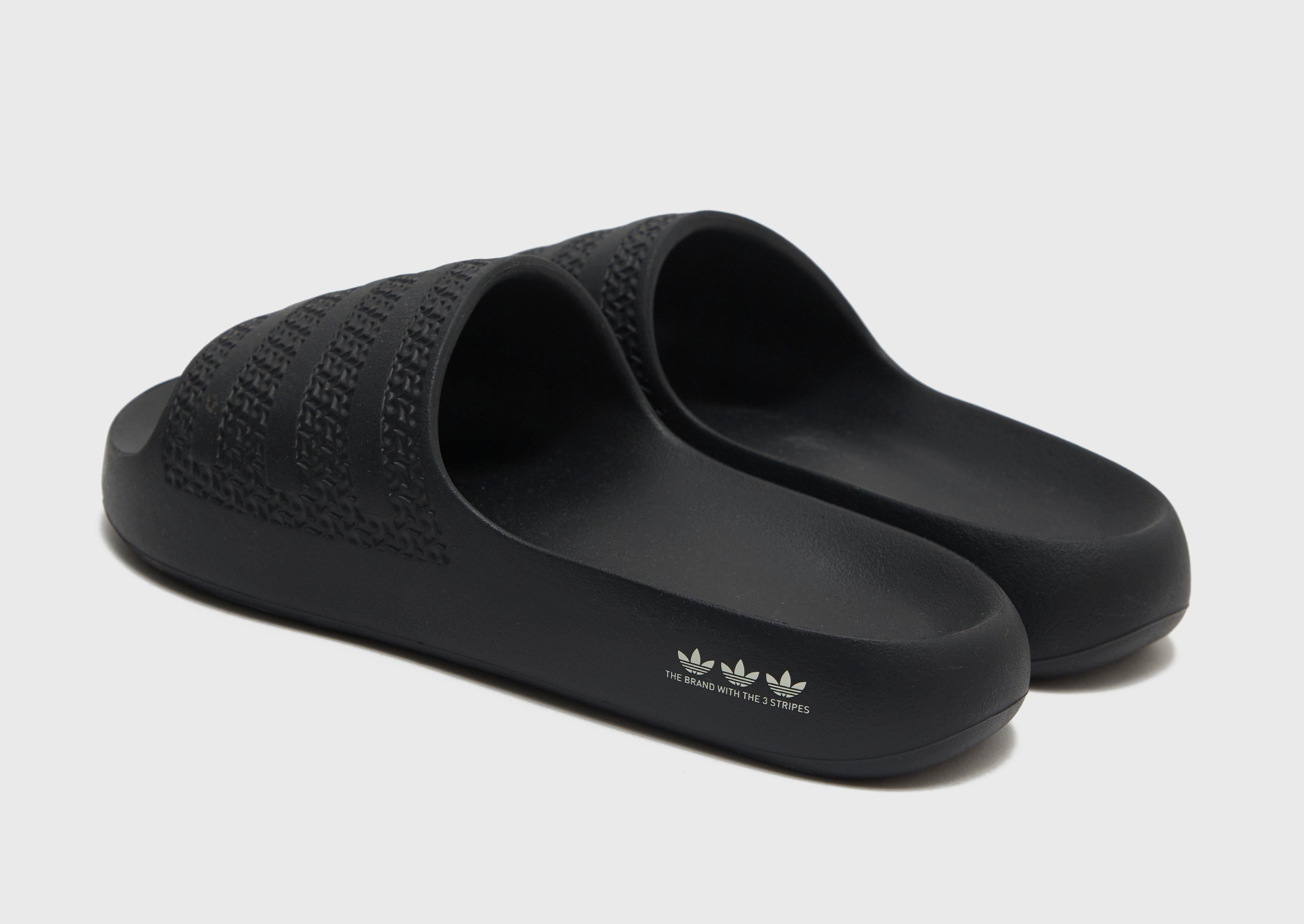 Expressive Minimal, Street Motion, Adaptable Pieces, Bold Details, Flow-Forward Gear