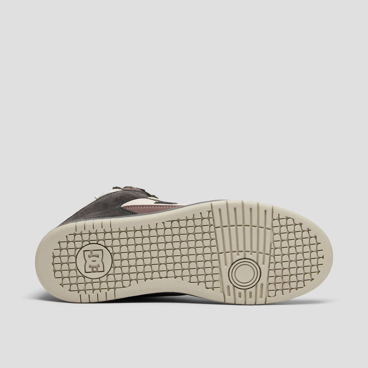 Modern Utility, Universal Outfit, Versatile Layers, Clean Forms, Tailored Ease, Responsive Fit, Urban Evolution