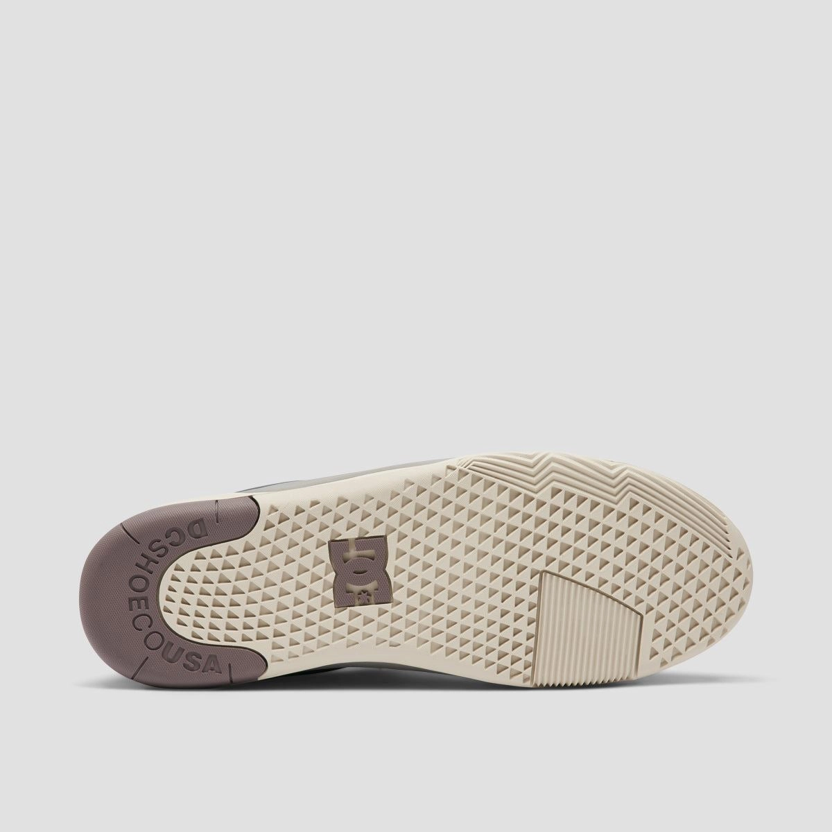 Responsive Design, Season-Neutral, Crafted In Flow, Relaxed Refinement, Versatile Rhythm