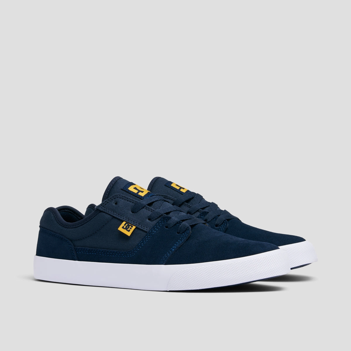 Live Lightwear, Smooth Layers, Fresh Expression, Versatile Soul, Relaxed Motion, Precision In Style, Core-Level Comfort