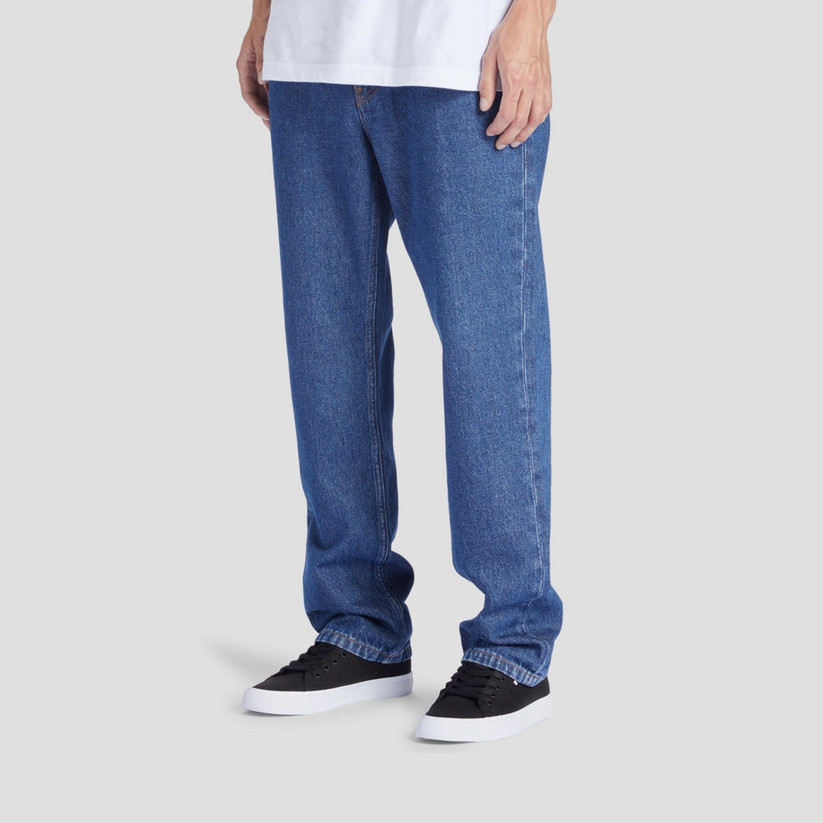 Premium Feel, Ease And Balance, Modern Pattern, Smart And Simple, Quiet Design, Motion-Wear Daily, Anyday Style, Easy Polish