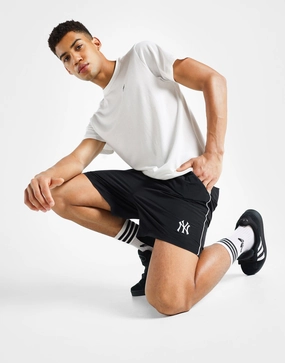 Crafted Pulse, Adaptive Gear, Adapt Daily, Shaped For Flow, Calm Aesthetic, Bold Harmony, Smart Layering