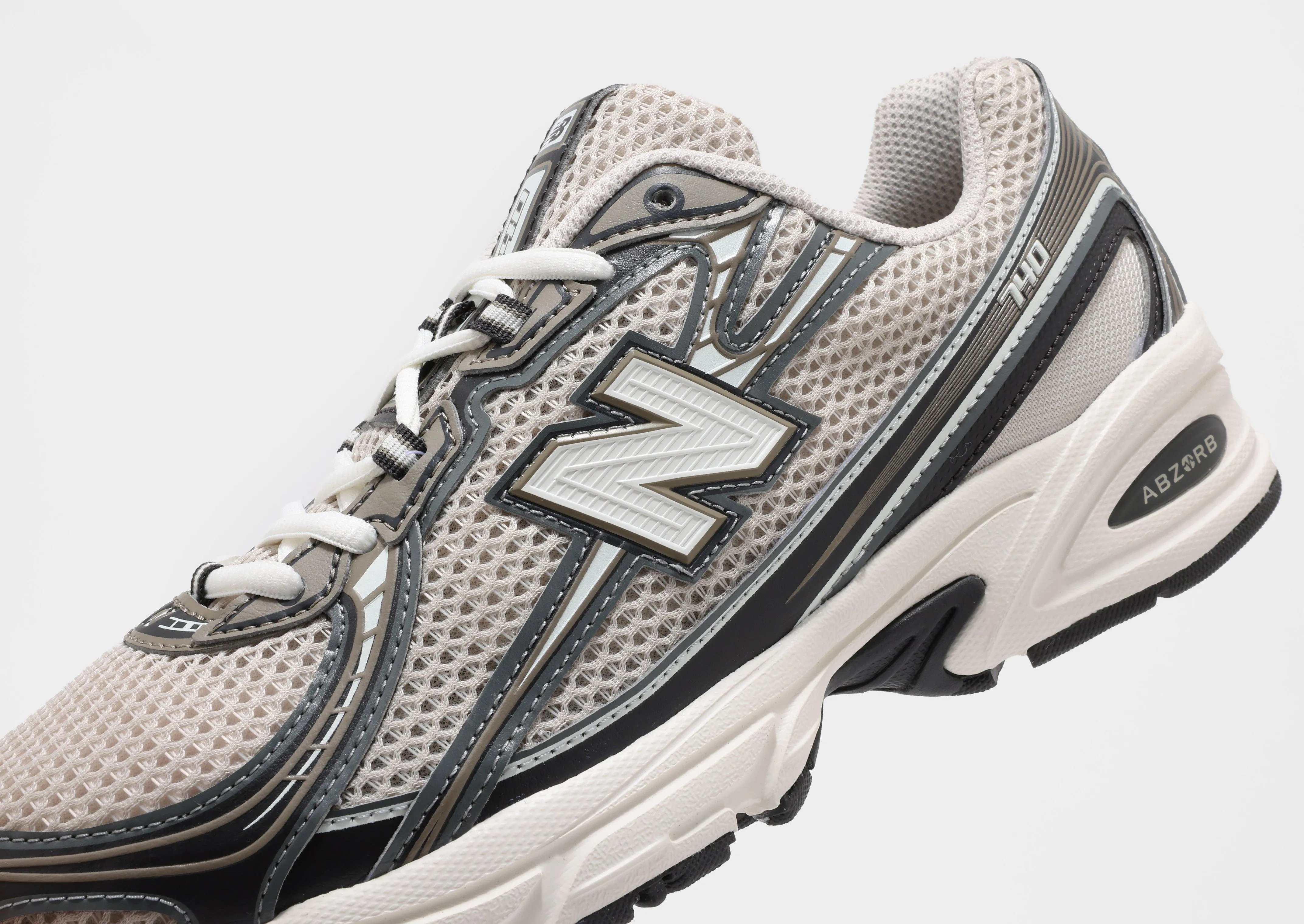 Fluid Design, Crafted Evolution, Relaxed Refinement, Feel The Flow, Designed To Flex, Versatile Gear