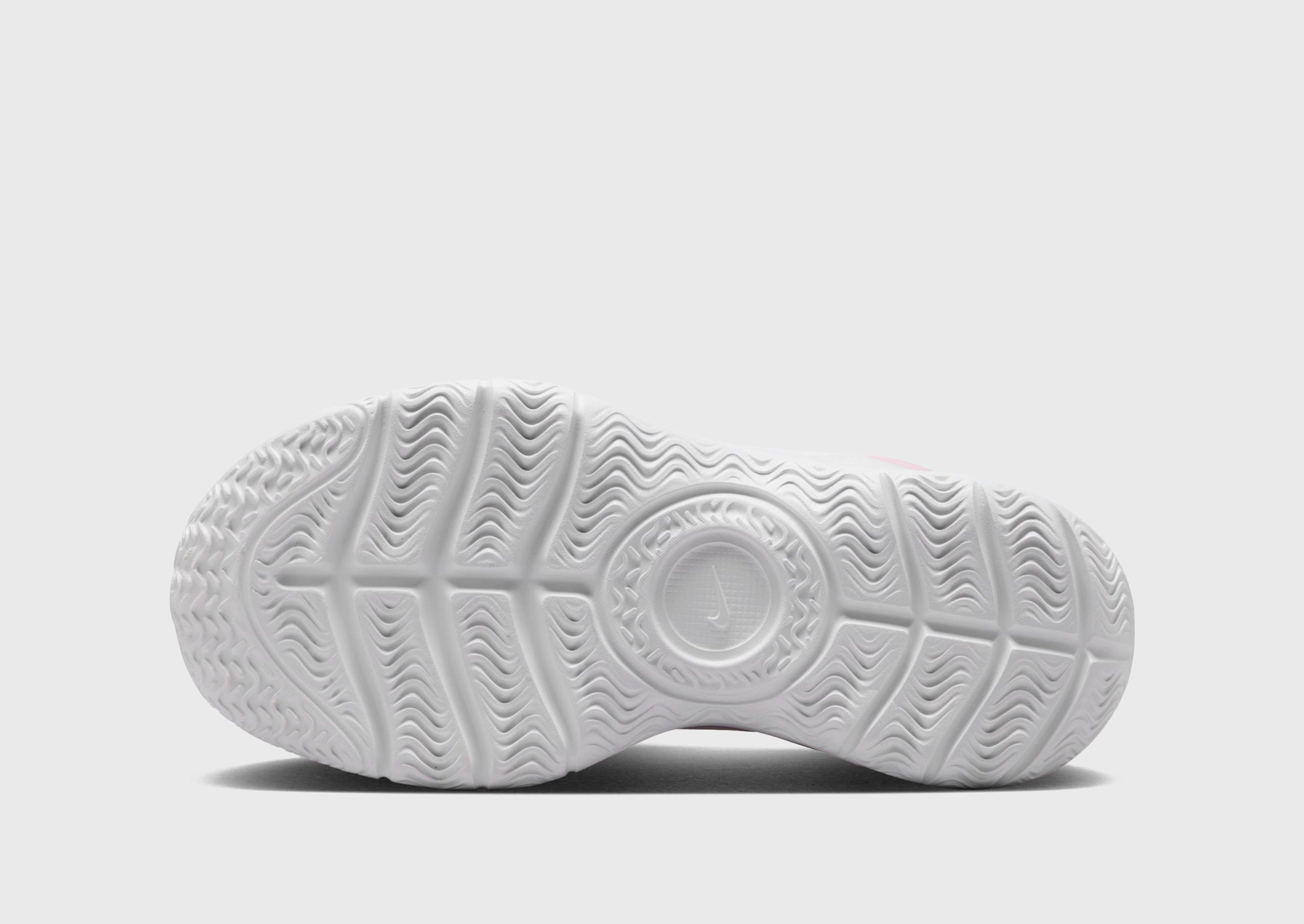 Motion-Driven Wear, Future-Ease, Simplified Life, Flowwear, Universal Fit, Minimalist Edge