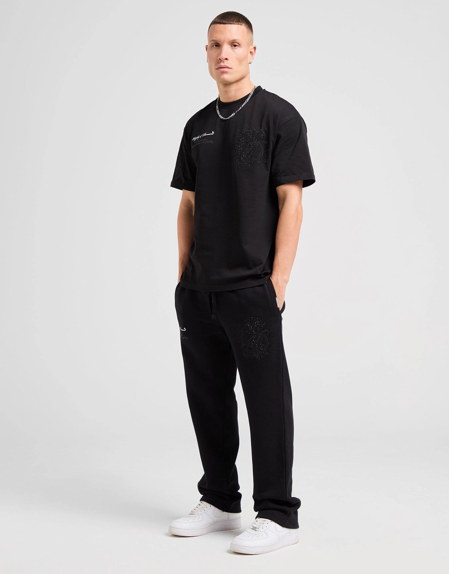 Adapted Living, Urban Layering, Everyday Fresh, Daily Balance, Purpose Fit, Street-Forward, Relaxed Core