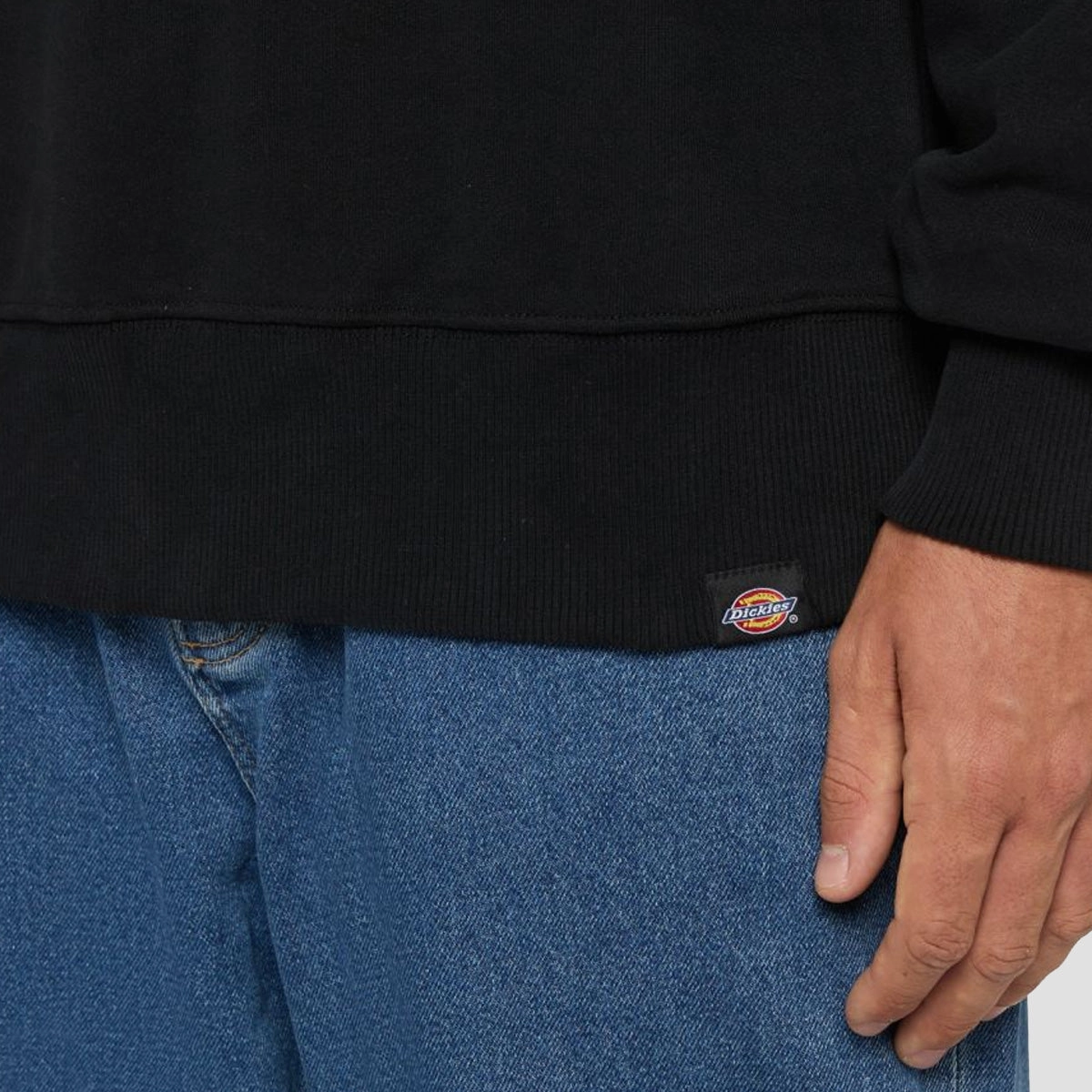 Form-Focused, Minimal Focus, Shift Gear, Clean Attitude, Refined Minimalism, Layer Up Smart, Sleek Vibes