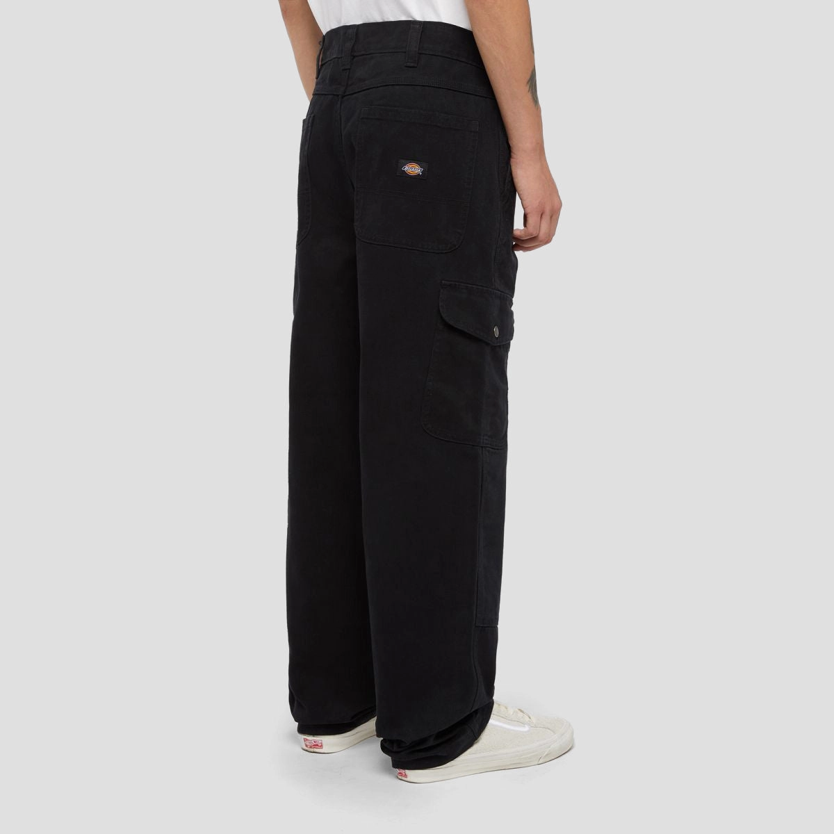 Confident Minimal, Essentials, Upgraded, Clean Aesthetic, Pulse Of The City, Step Into Rhythm, Visual Ease, Elevate Your Routine