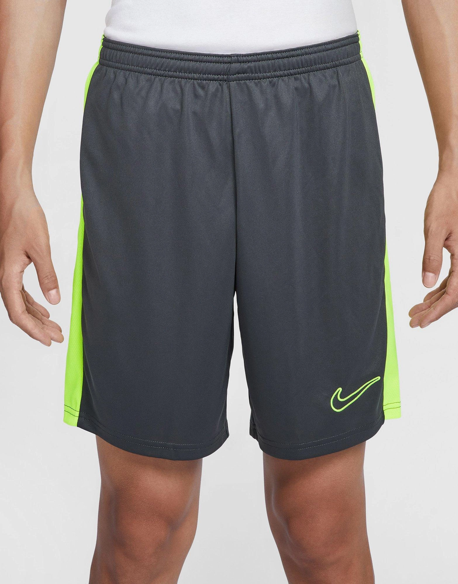 Seamless Outfit, Ease In Motion, Street-Forward, Grounded Luxury, Designed To Flex, Simplify Style, Flex And Fit