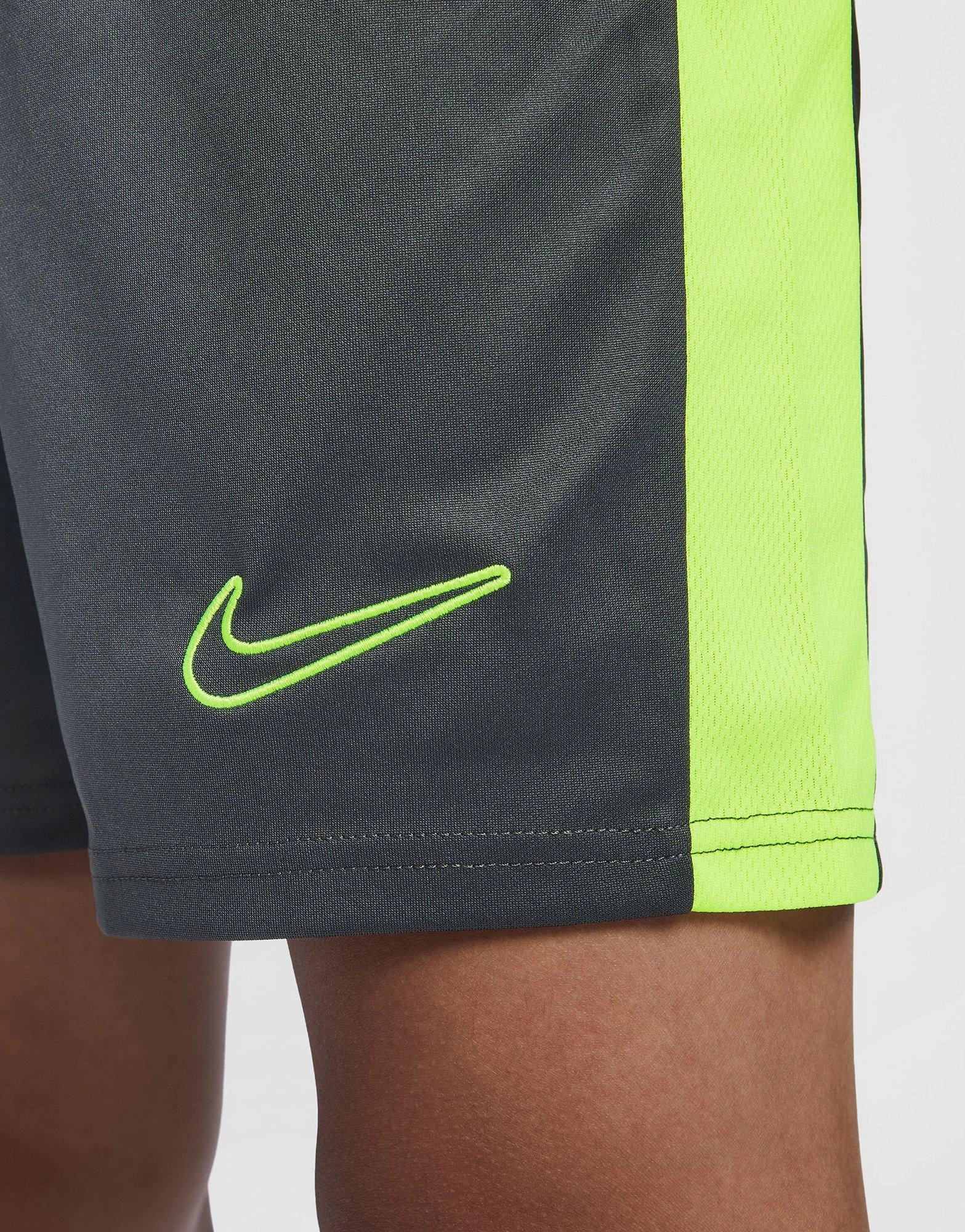 Built For Pace, Modular Core, Adaptable Pieces, Cool Minimalism, Go-Mode Fit, Soft Structure