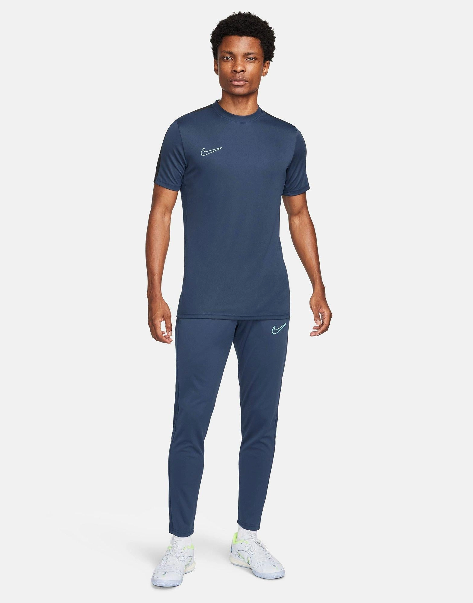 Timeless Motion, Multi-Context Style, Versatile Pulse, Crafted Fit, Life, Reimagined, Refined Essentials, Layer With Ease