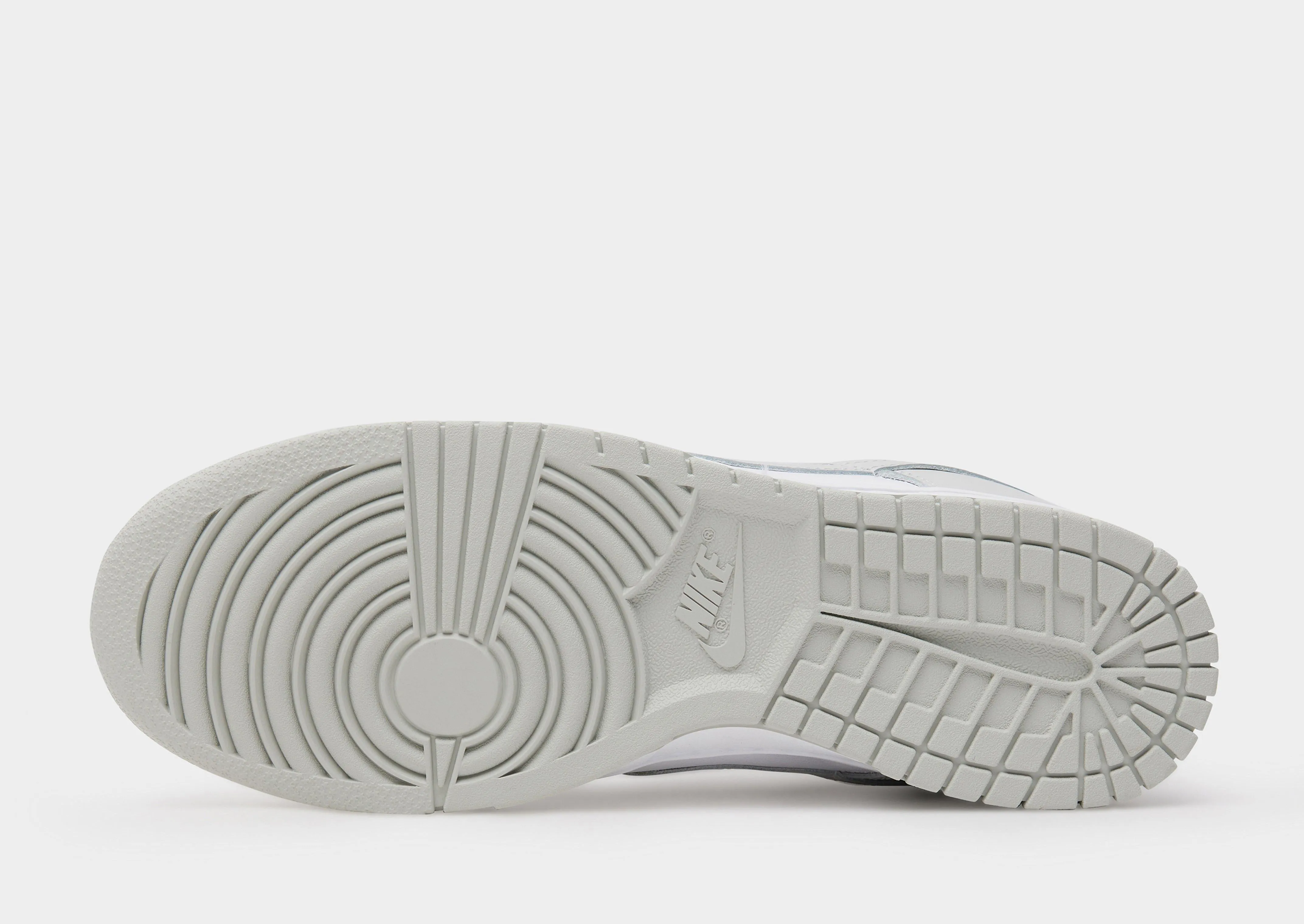 Refined Presence, Clean Forms, Go-Mode Fit, Street Motion, Crafted Evolution