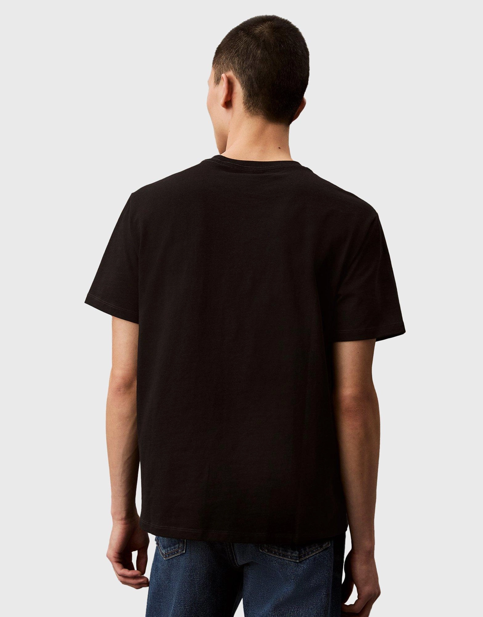 Ease-Forward Fit, Core Aesthetic, Relaxed Innovation, Vibe-Centered, Comfort-Focused, Effortless Utility