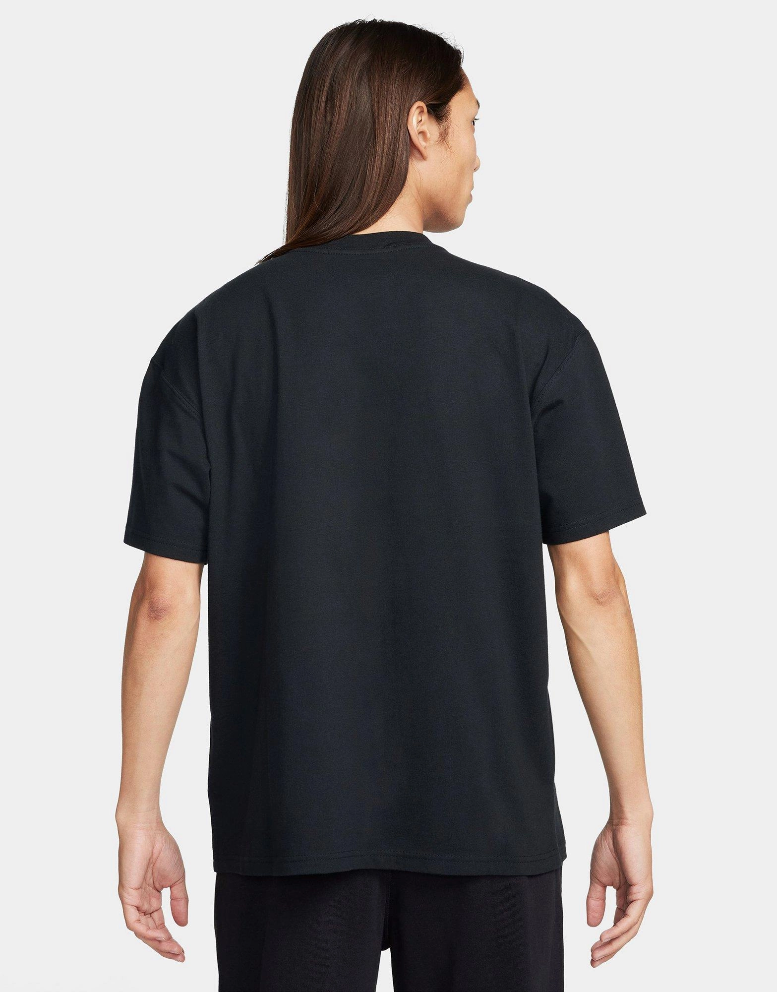 Refined Tone, Simplify Your Day, The New Essential, Flexible Everyday, Ease And Balance, Modular Uniform, Streamlined Life, Lightweight Presence