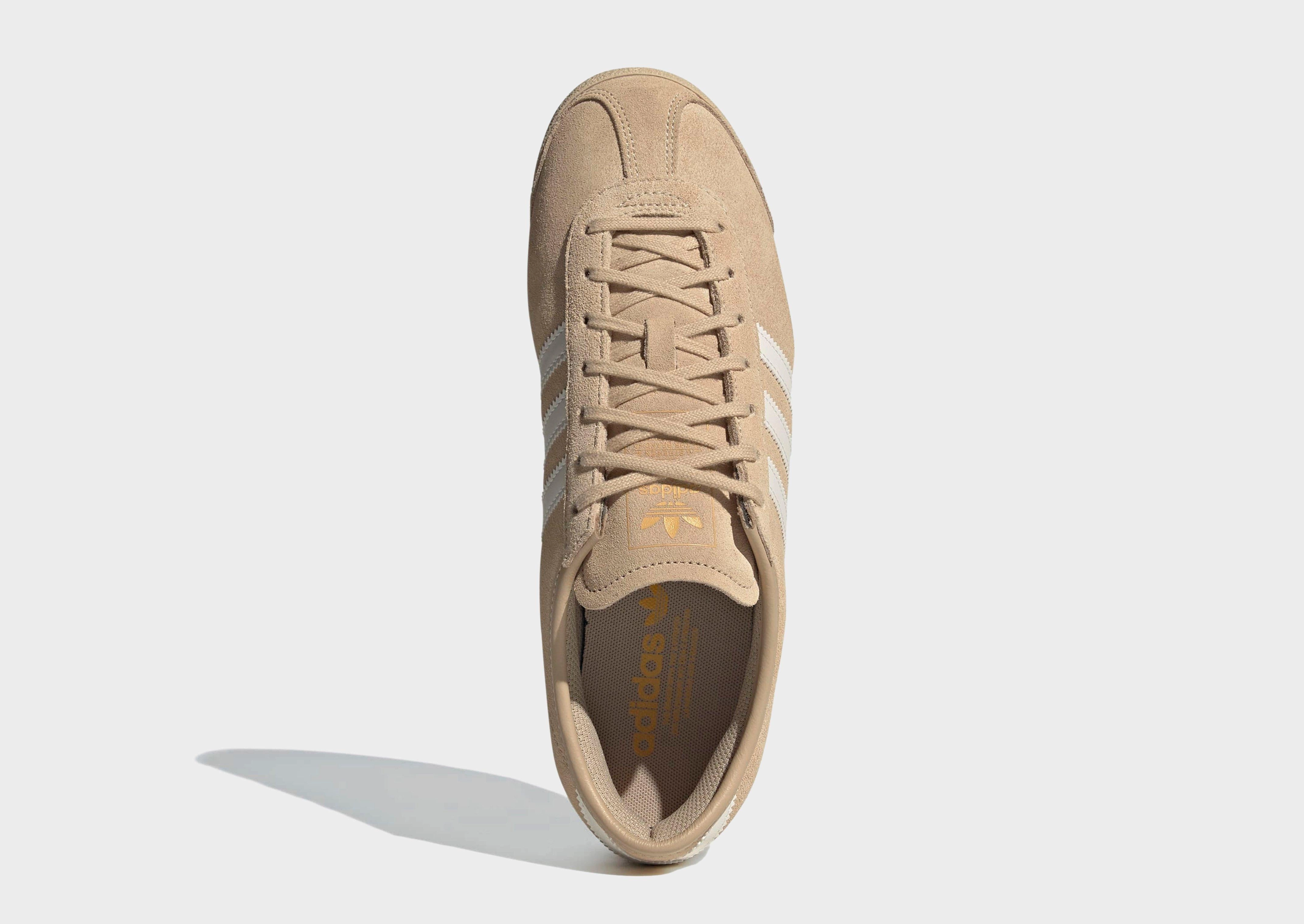 Form-Led, Street-Ready, Pure Look, Refined Tone, Function-First Fit, Crafted Flow, Versatile Mood